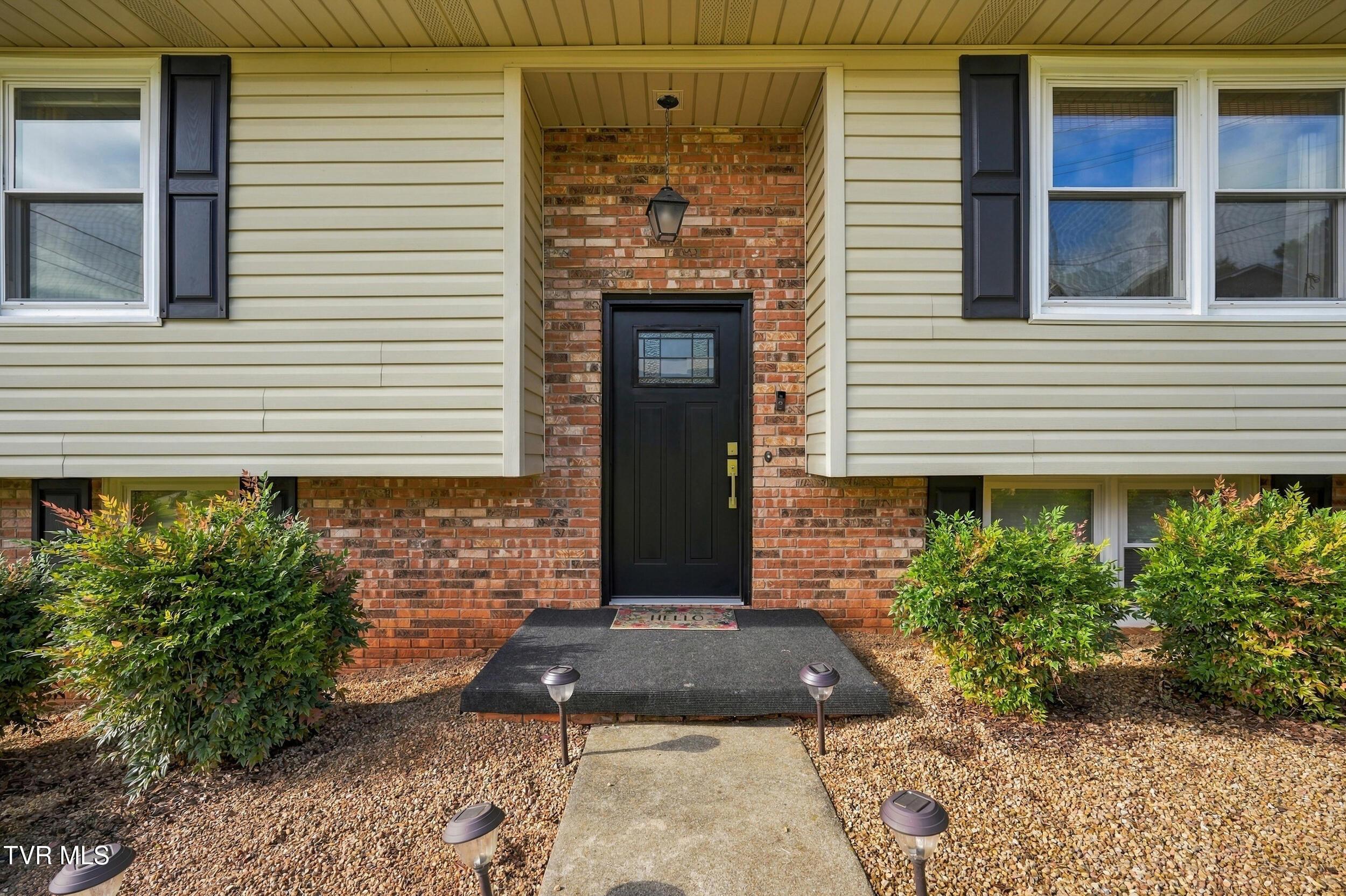 4_205 bernard ave-4