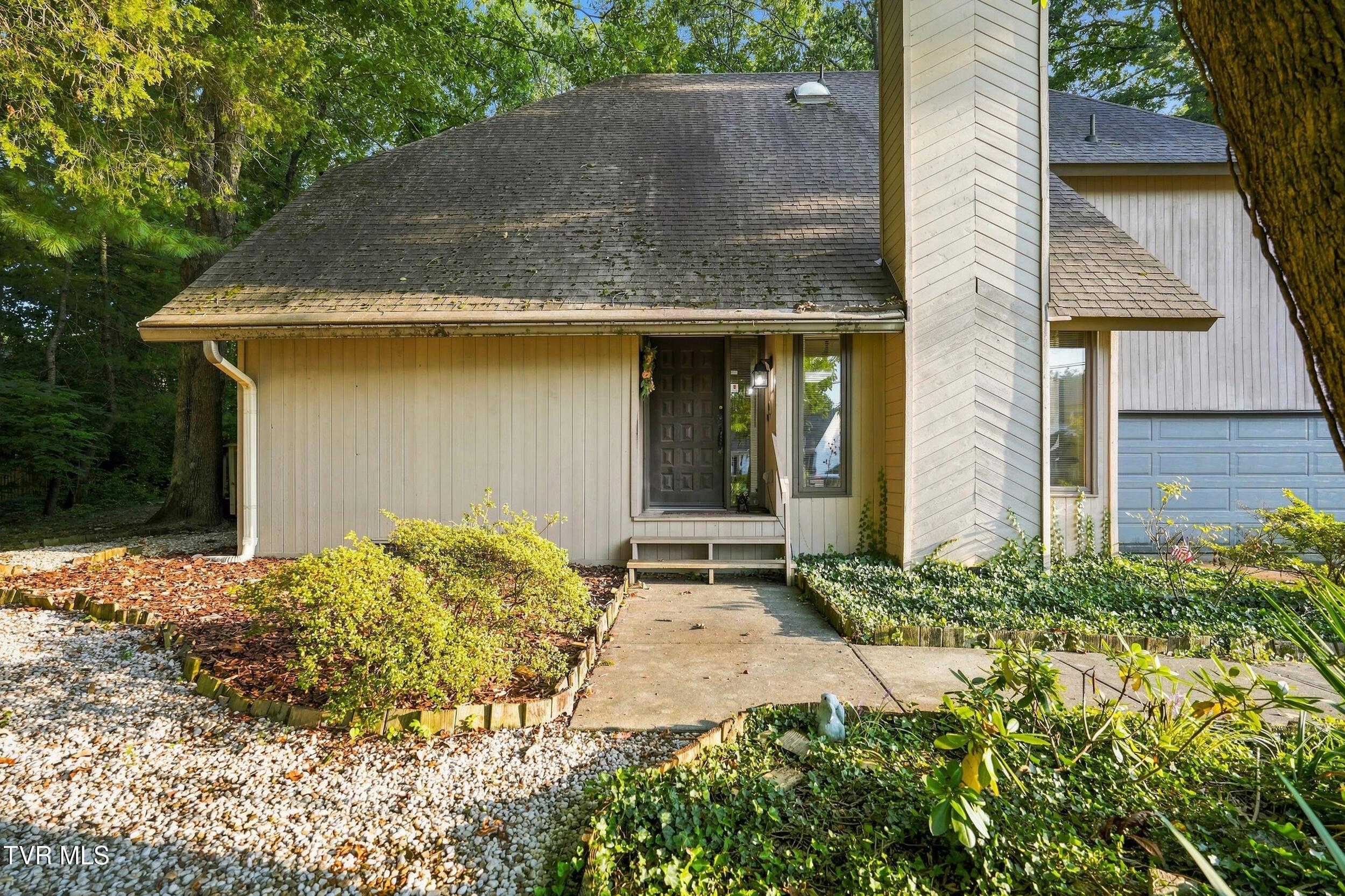 7_705 judith dr-43