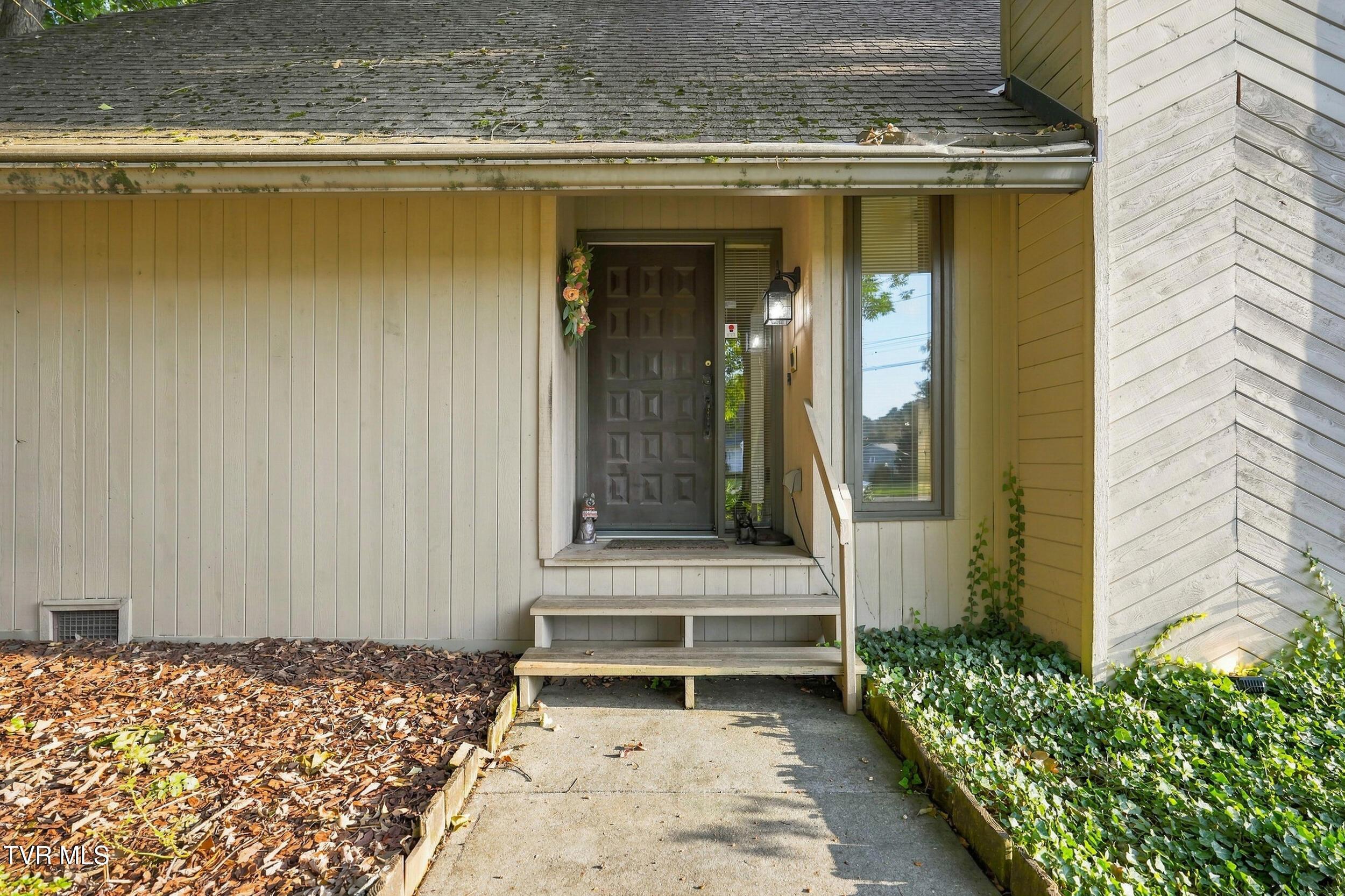 9_705 judith dr-42