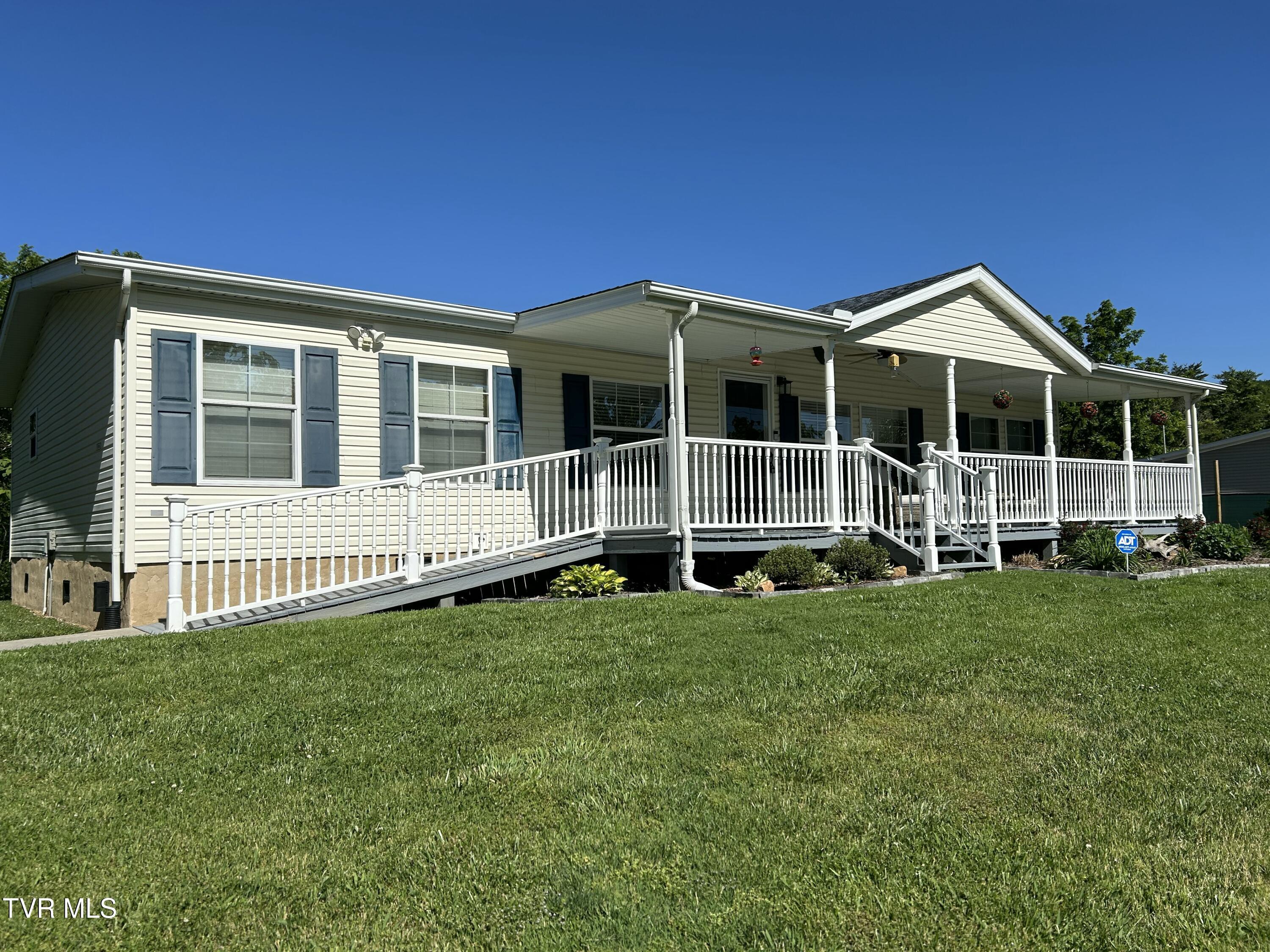 Photo of 3 bed, 2 bath, 1,612 sq ft single family residence at 1746 Goshen Valley Road