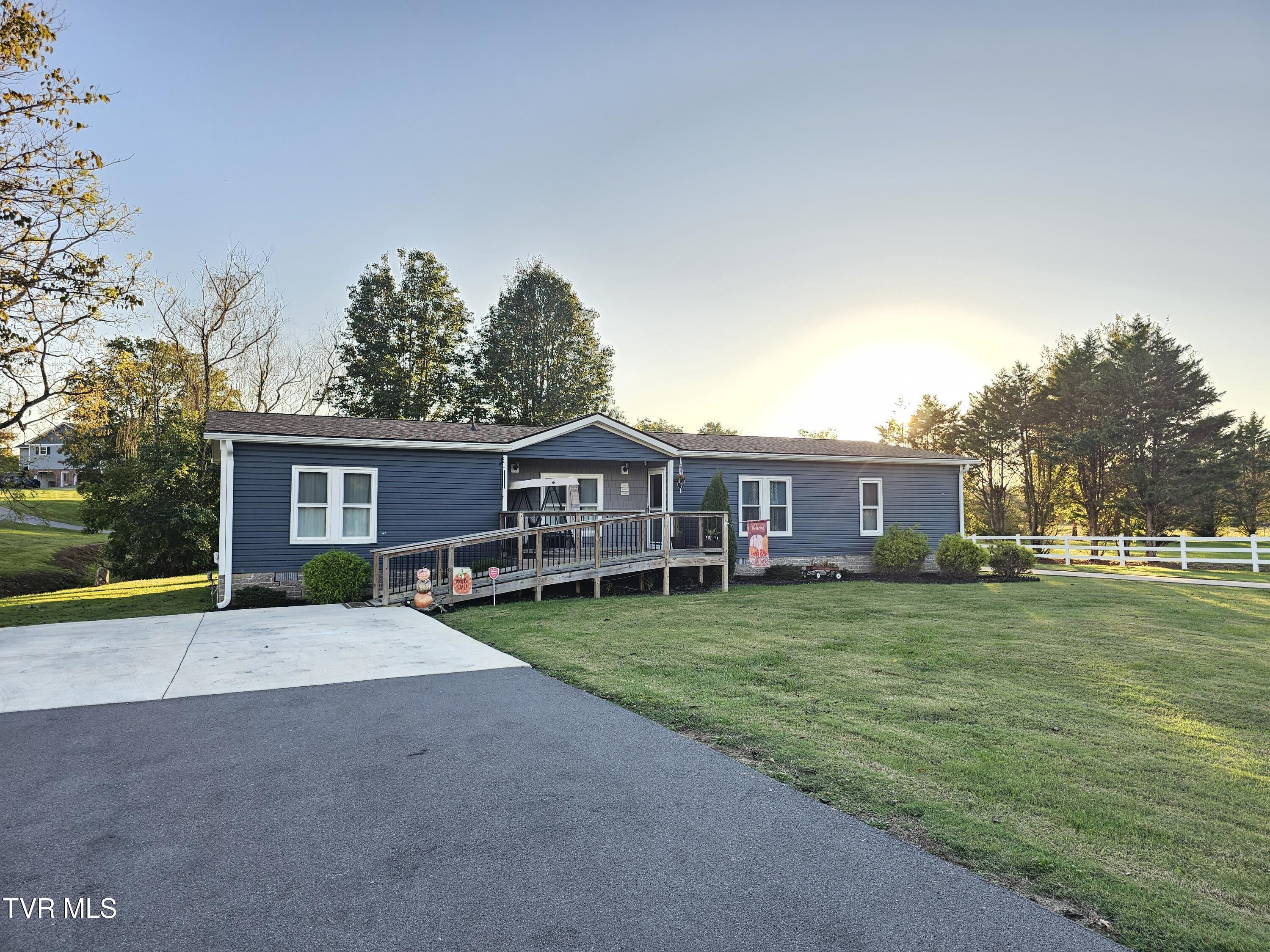 Photo of 3 bed, 2 bath, 1,736 sq ft single family residence at 1063 Old State Route 34