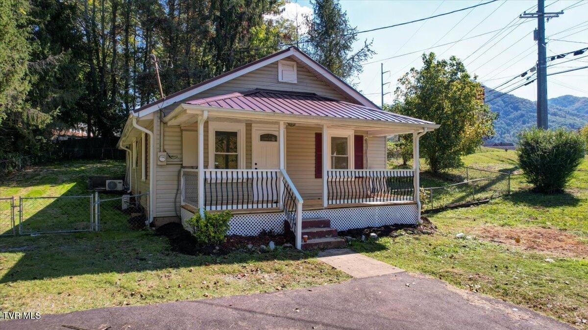 36-1529_Riverview_Drive-21