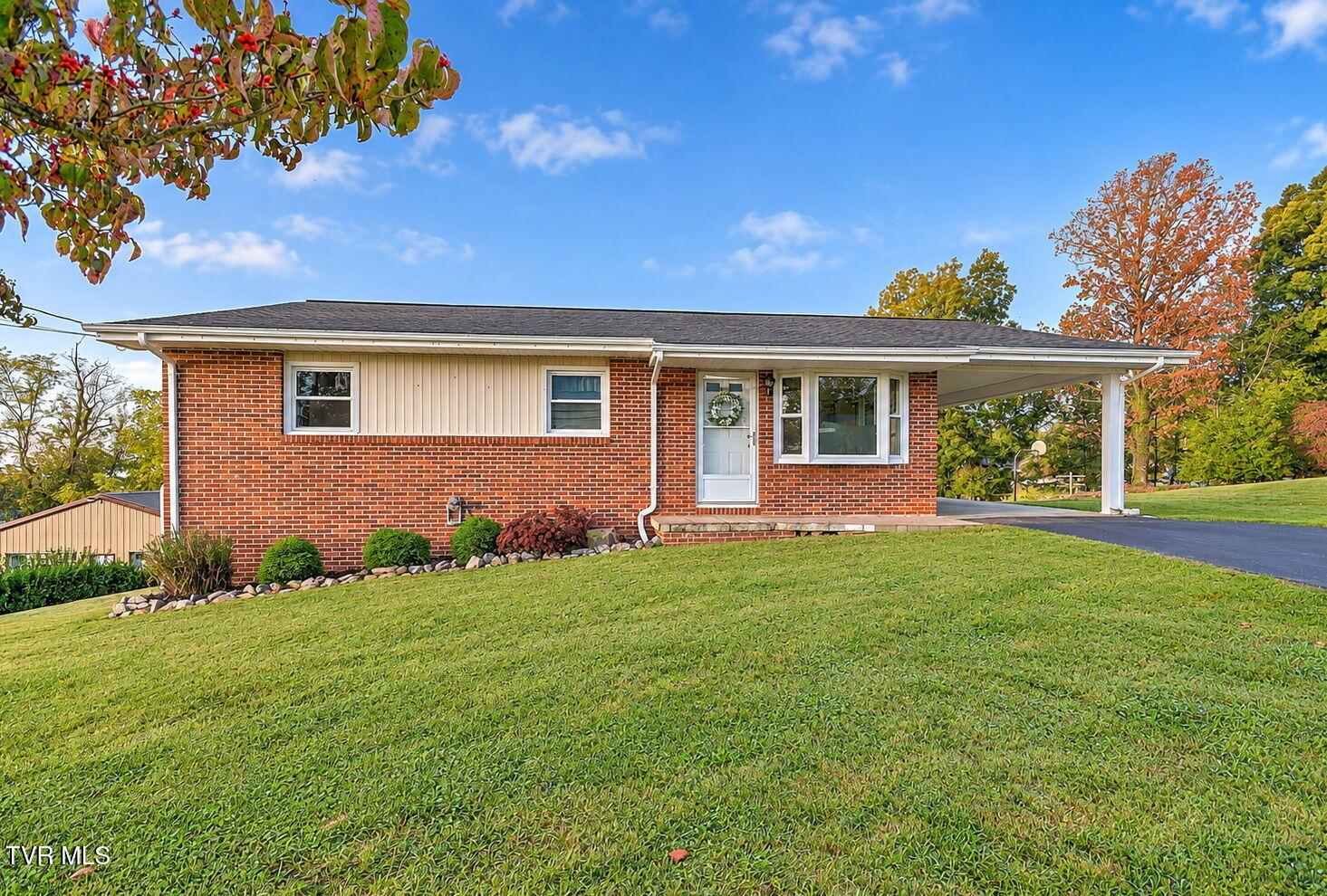 Photo of 3 bed, 1 bath, 1,147 sq ft single family residence at 540 Rogers Avenue