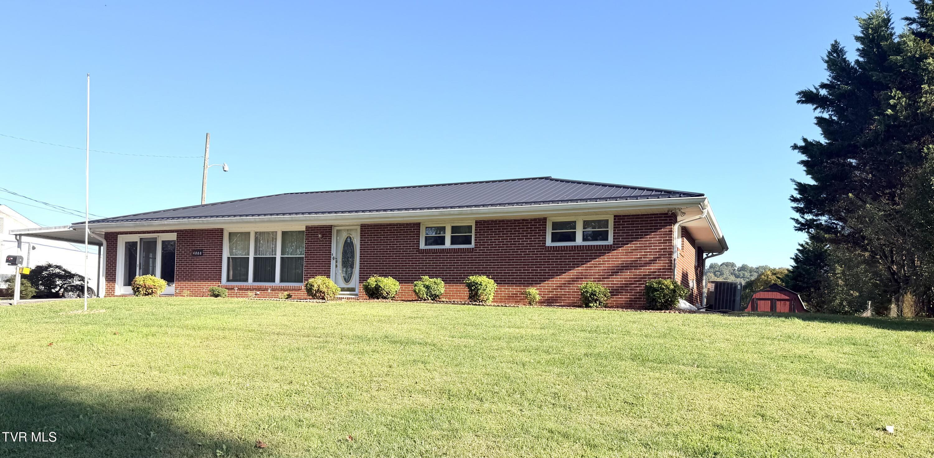 Photo of 3 bed, 2 bath, 2,212 sq ft single family residence at 4808 Carters Valley Road