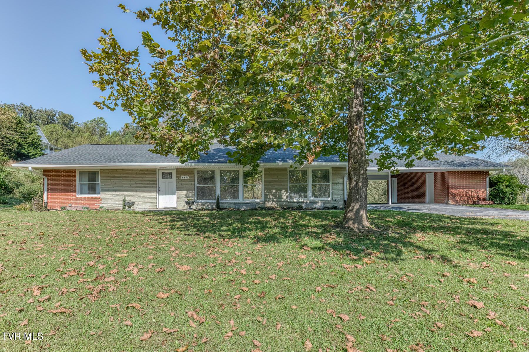 Photo of 4 bed, 4 bath, 3,191 sq ft single family residence at 4451 Highway 126