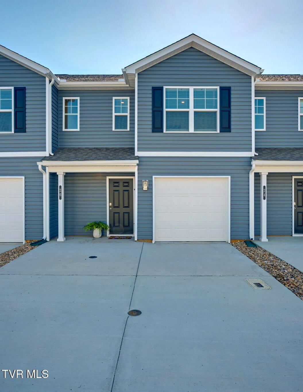 Photo of 3 bed, 3 bath, 1,381 sq ft residential lease at 26 Teagans Terrace