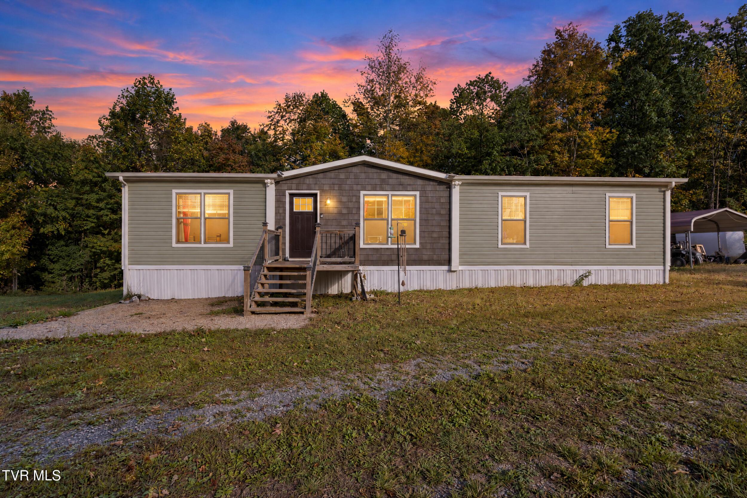 Photo of 3 bed, 3 bath, 1,568 sq ft single family residence at 204 Renfro Road