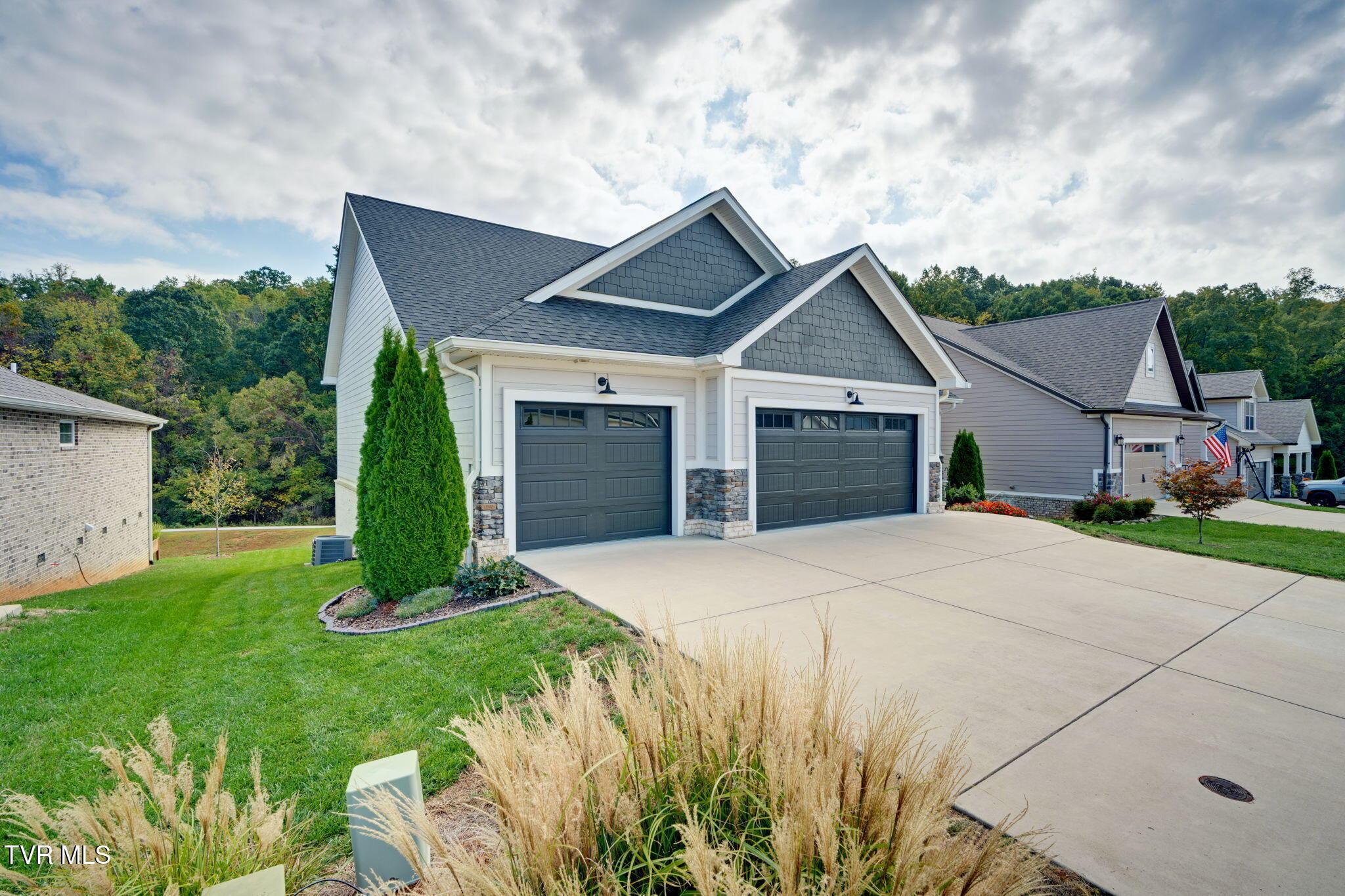 765 Gardenia Dr - Photos.4