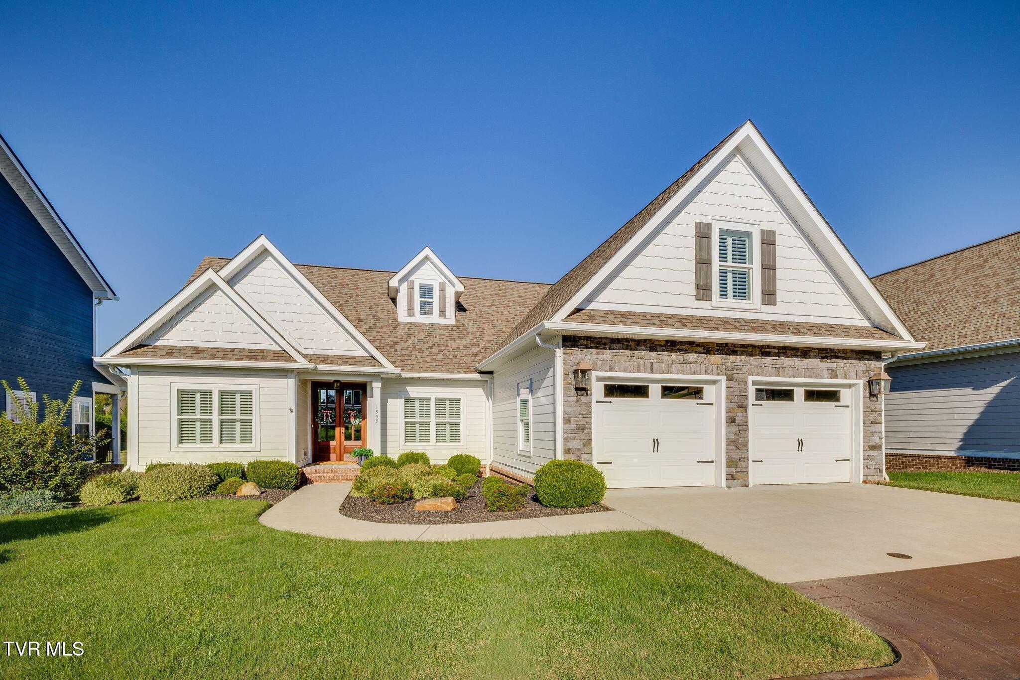 Photo of 3 bed, 2 bath, 2,362 sq ft single family residence at 1959 Lydia Lane