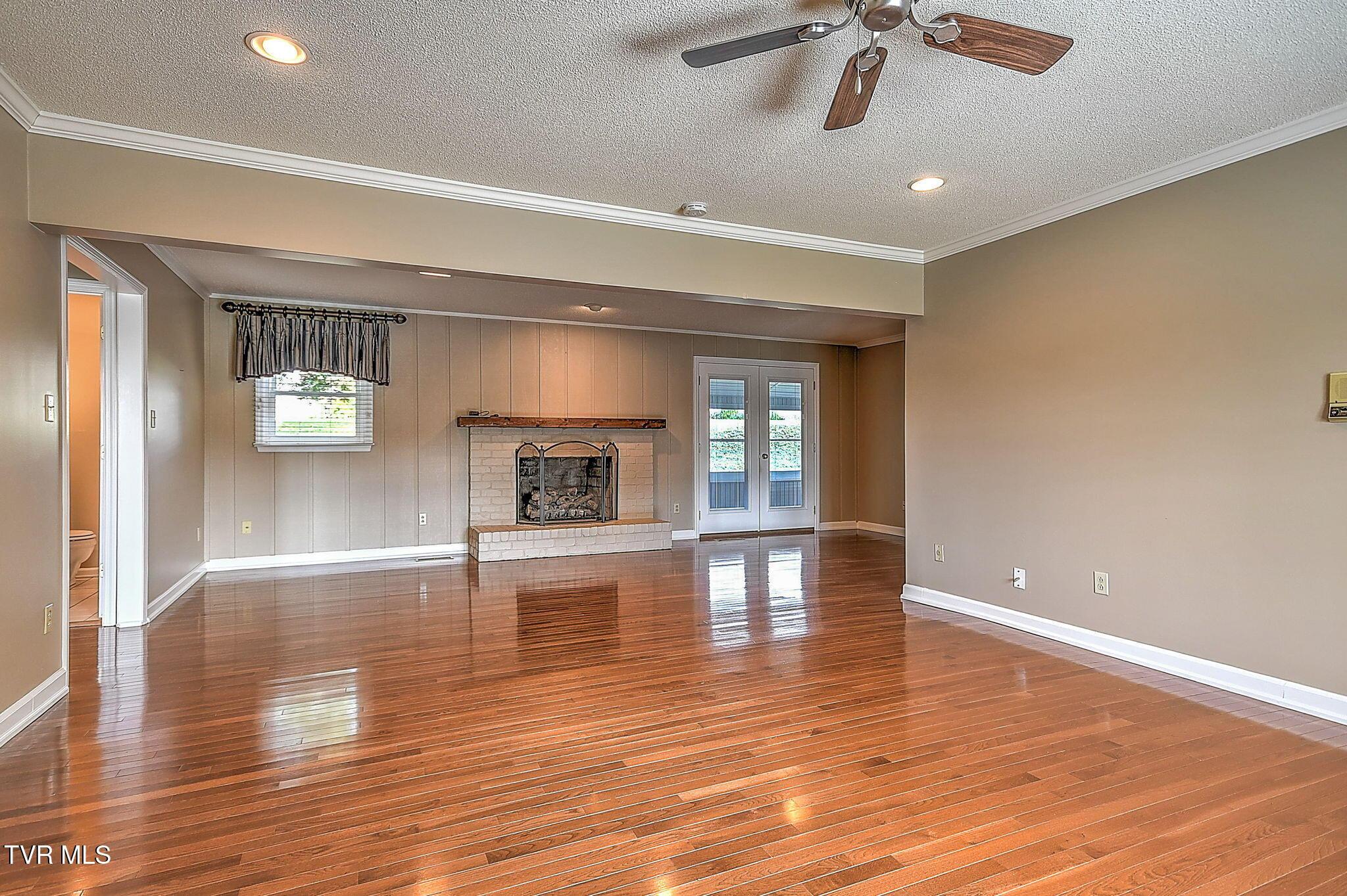 4-web-or-mls-110 Countryshire BJ-5