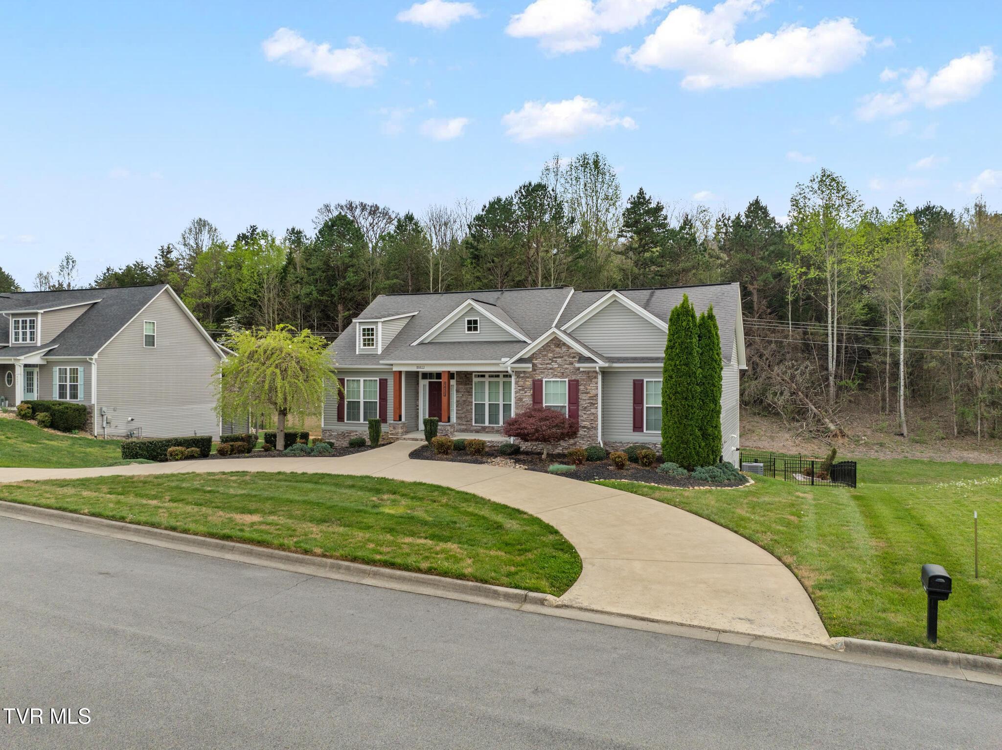 4413 Old Colony-1