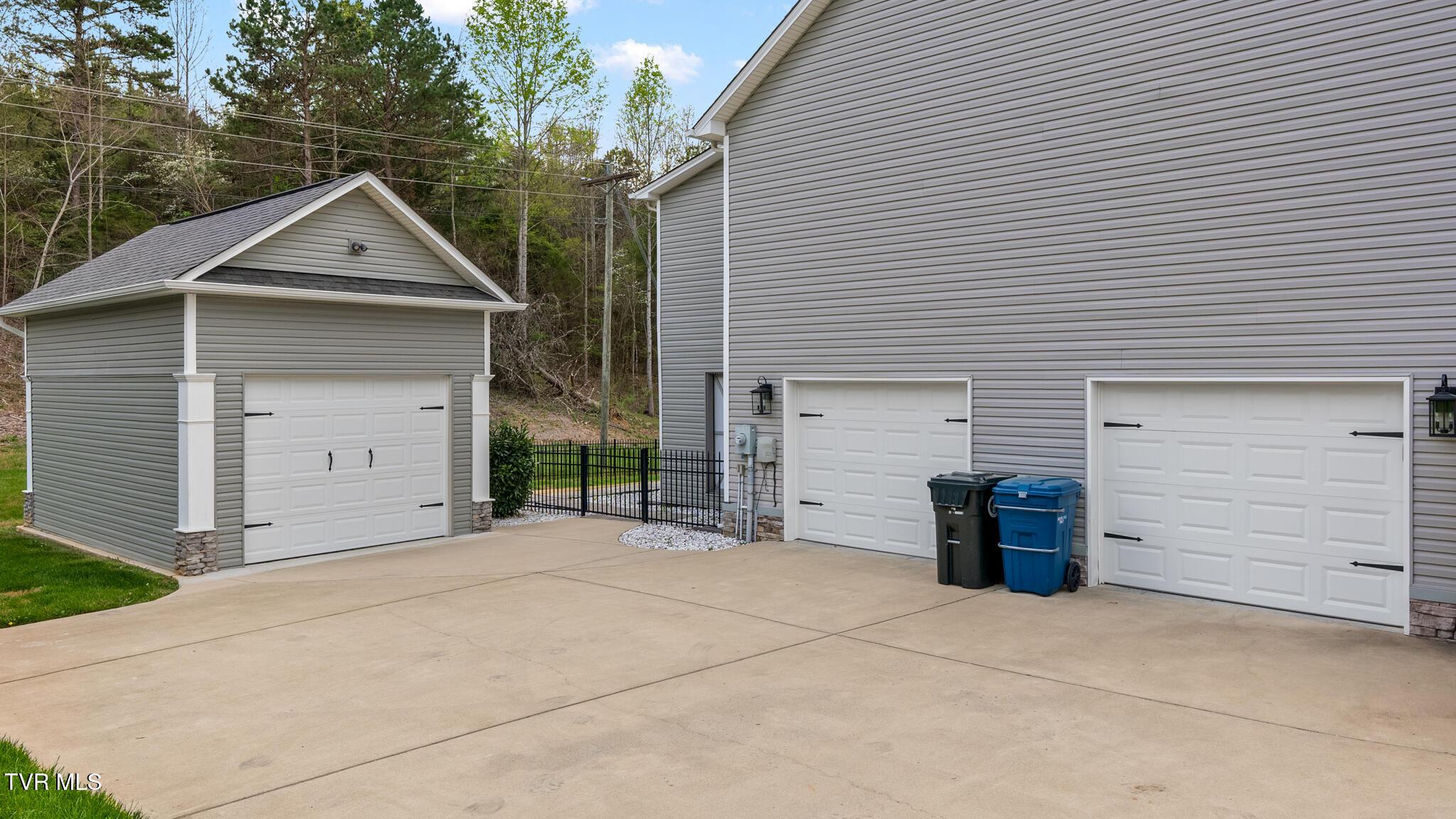 4413 Old Colony-3