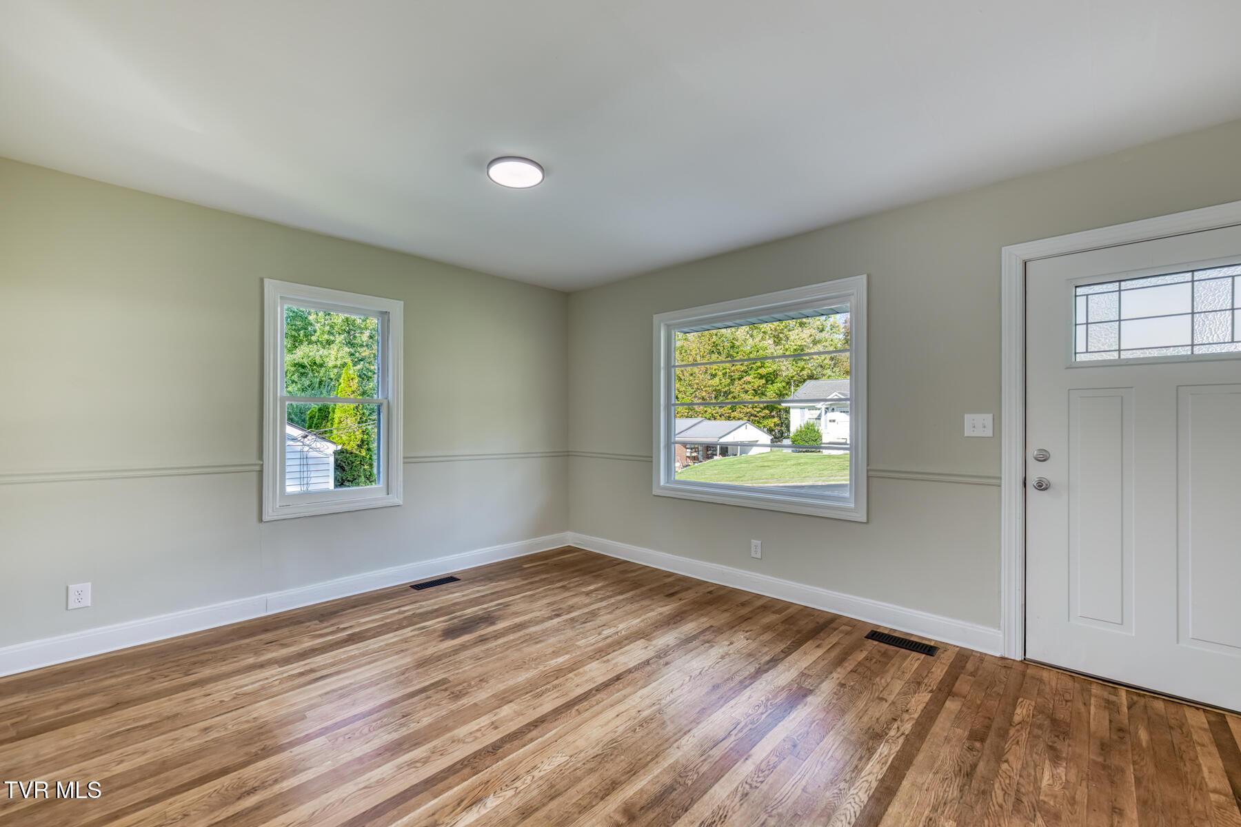 427 Peachtree St-5
