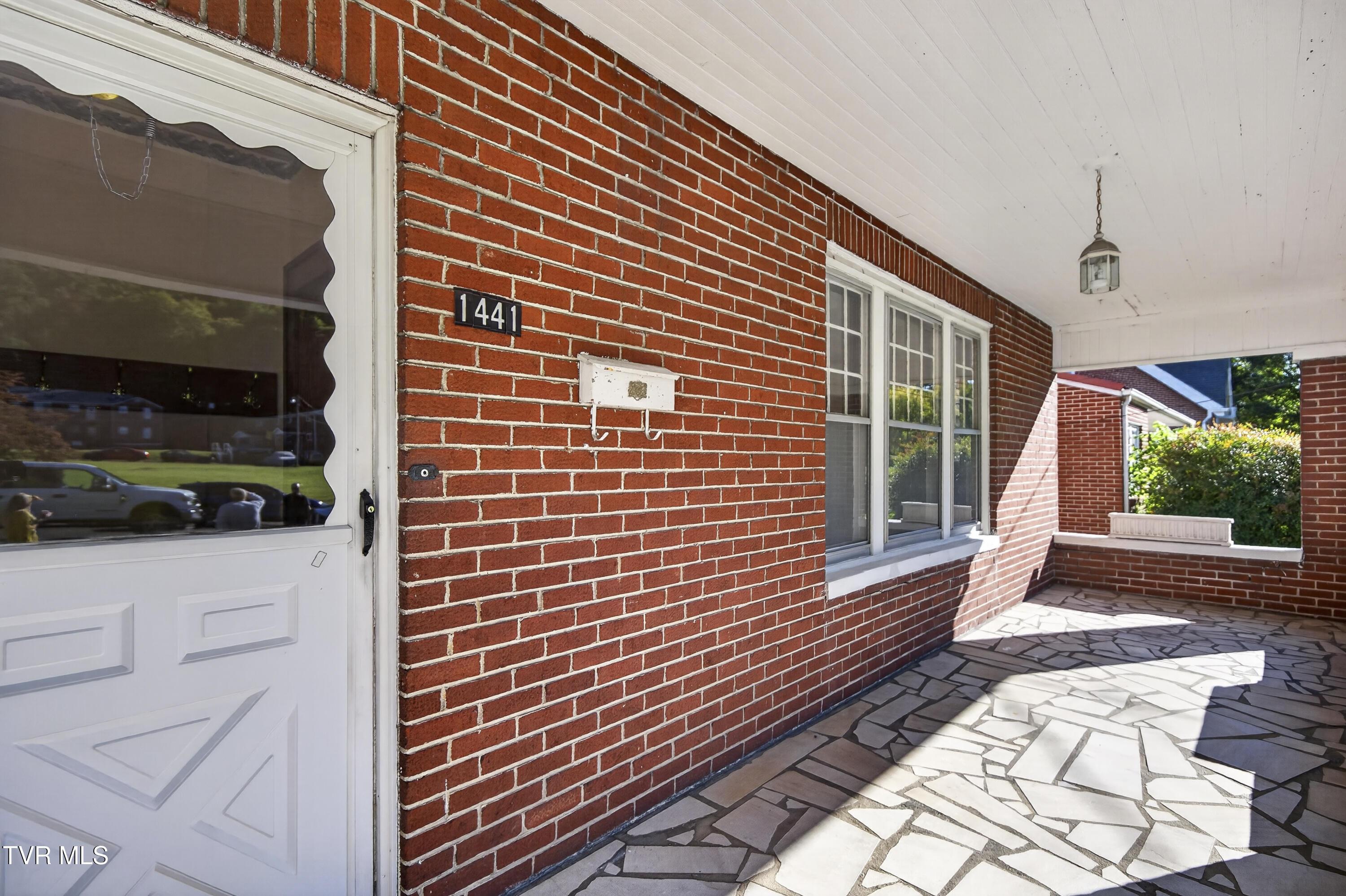 1441-Windsor-Ave-Bristol-TN Matt-Smith-R