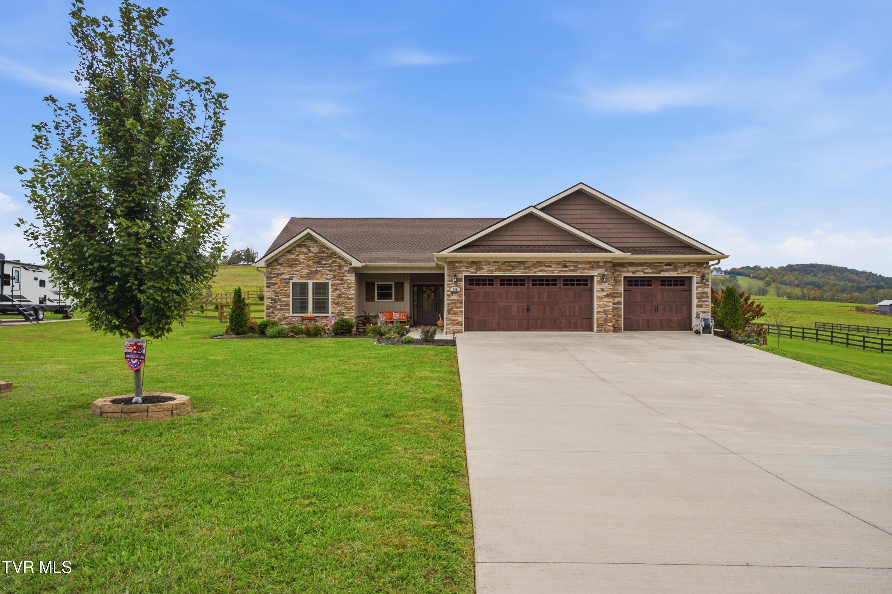 Photo of 3 bed, 2 bath, 1,852 sq ft single family residence at 348 Providence Road