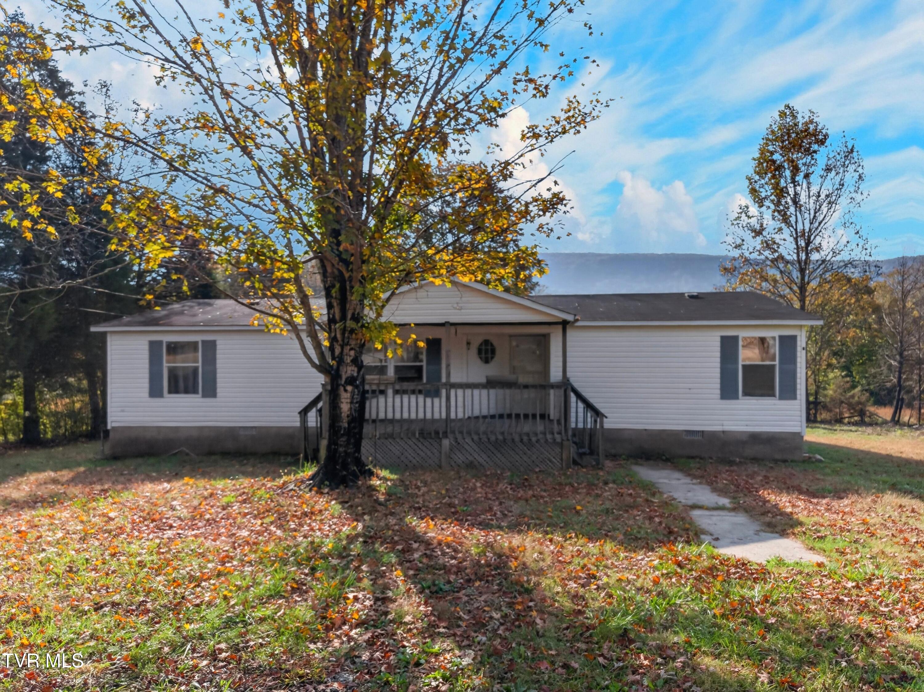 Photo of 3 bed, 2 bath, 1,404 sq ft single family residence at 197 Morrison Road
