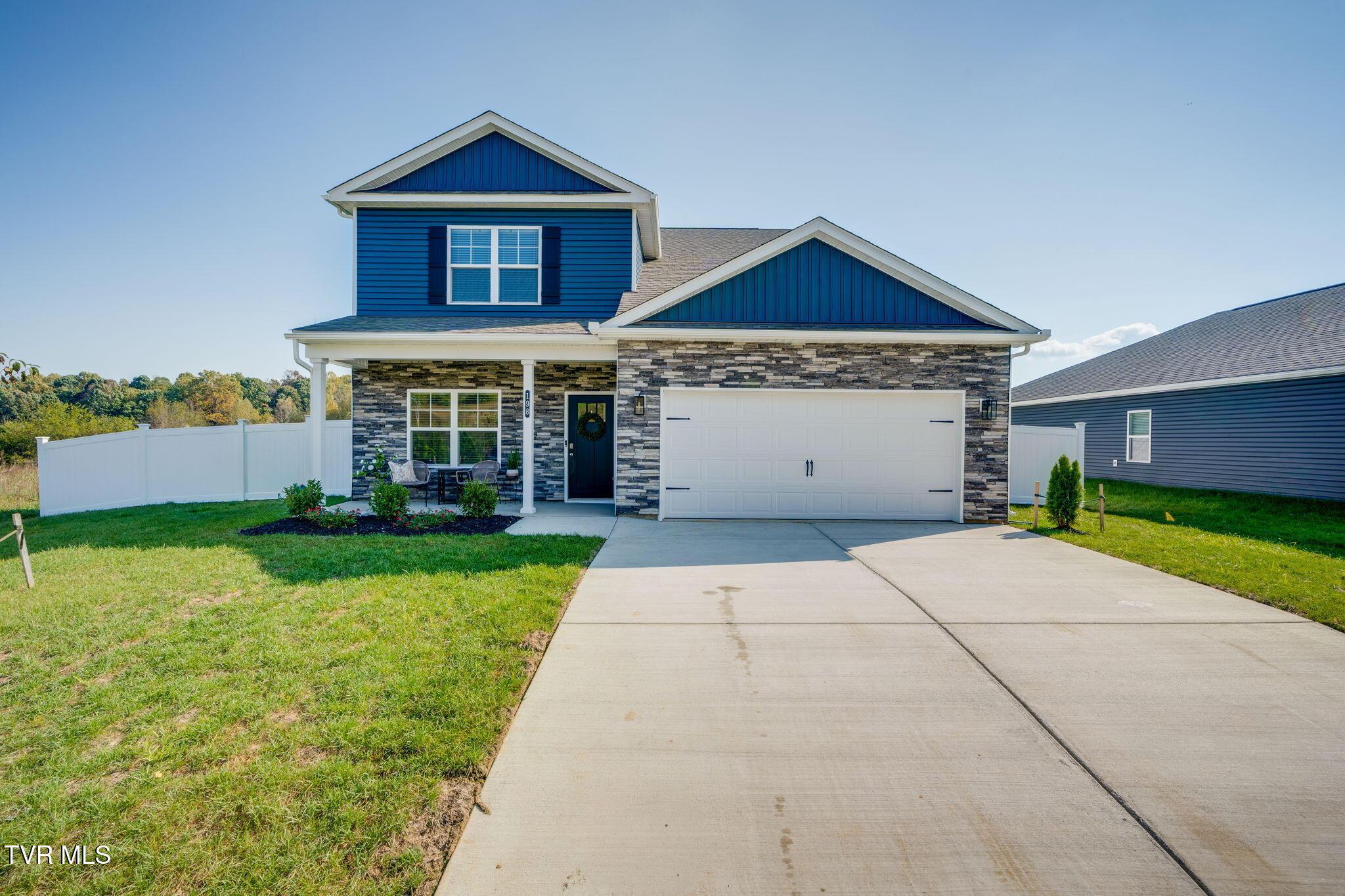 Photo of 5 bed, 4 bath, 2,618 sq ft single family residence at 198 Tanasqui Drive