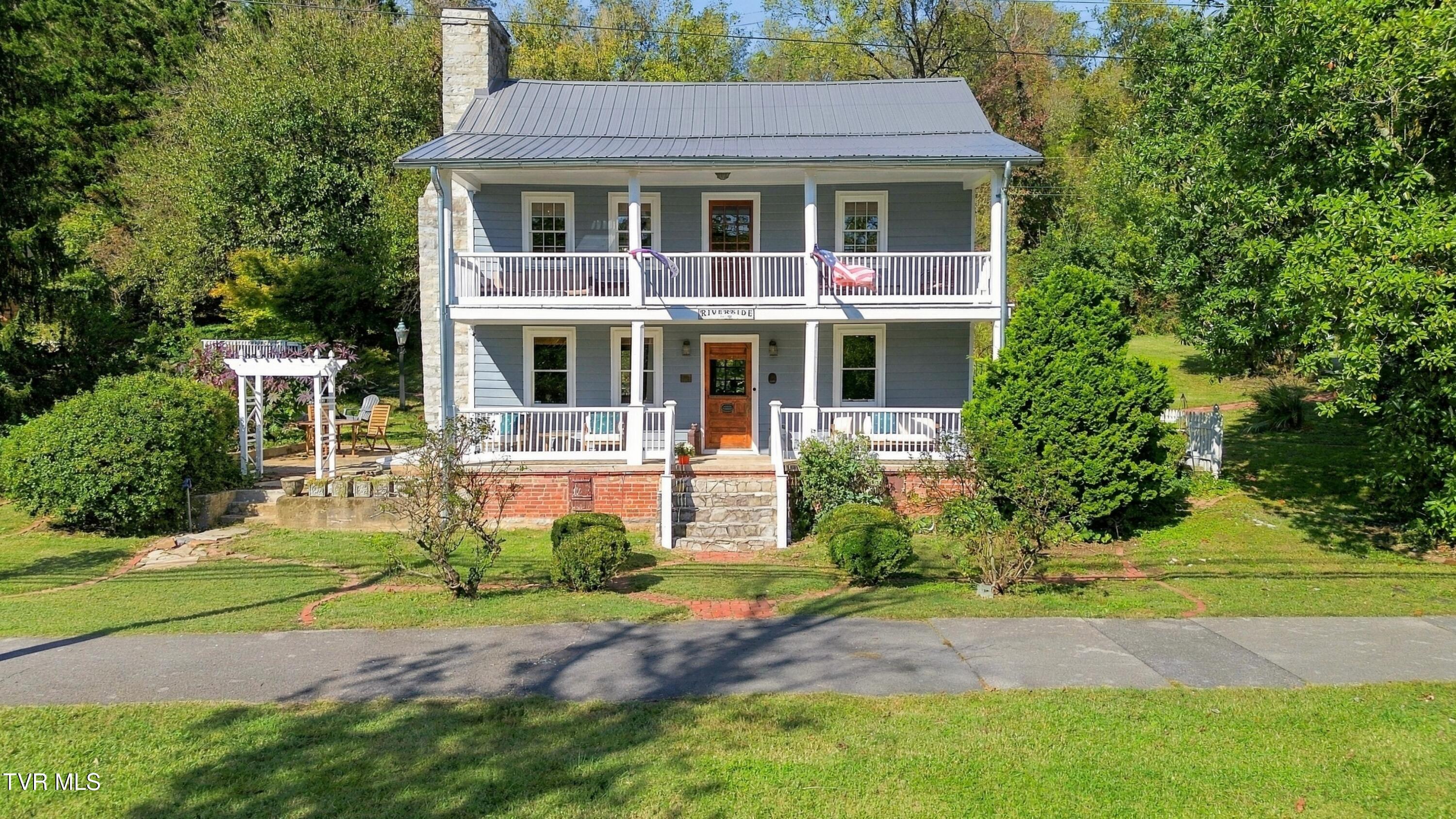 Photo of 1 bed, 2 bath, 1,500 sq ft single family residence at 2301 Netherland Inn Road