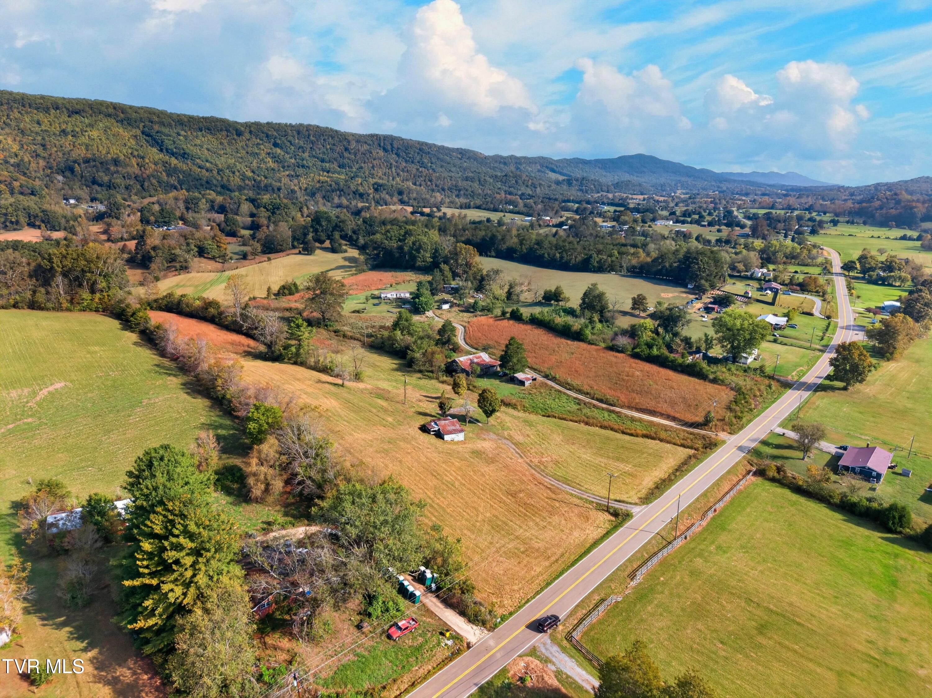 002-3131BeechCreekRoad-Rogersville-TN-37