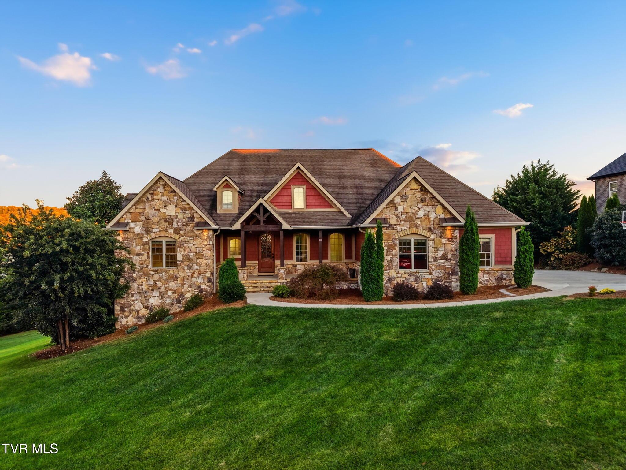 Photo of 6 bed, 4 bath, 5,398 sq ft single family residence at 109 Sunset Ridge Court