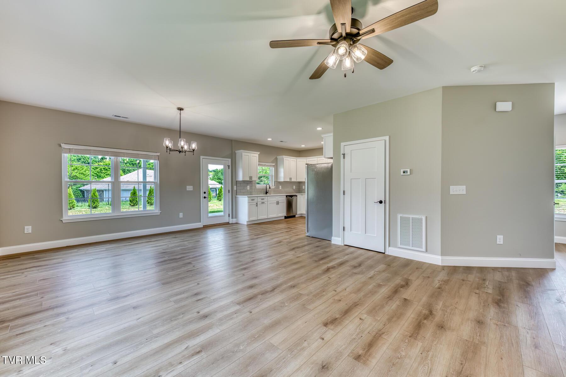 202 University Pkwy., Unit 107-4