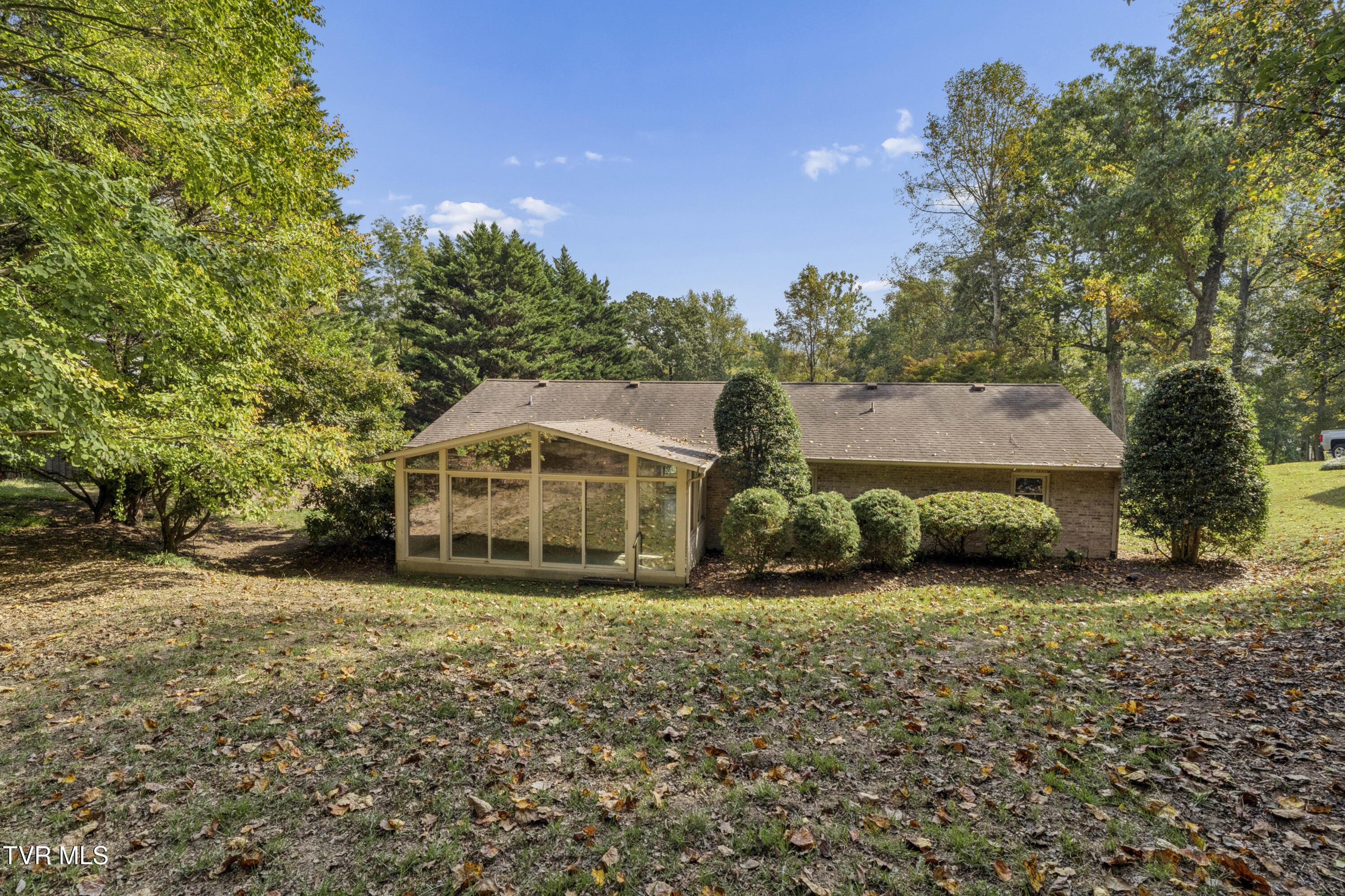 Photo of 3 bed, 2 bath, 2,824 sq ft single family residence at 500 New Bethel Road