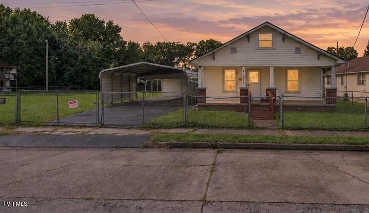Photo of 3 bed, 1 bath, 1,144 sq ft single family residence at 1605 Spruce Street