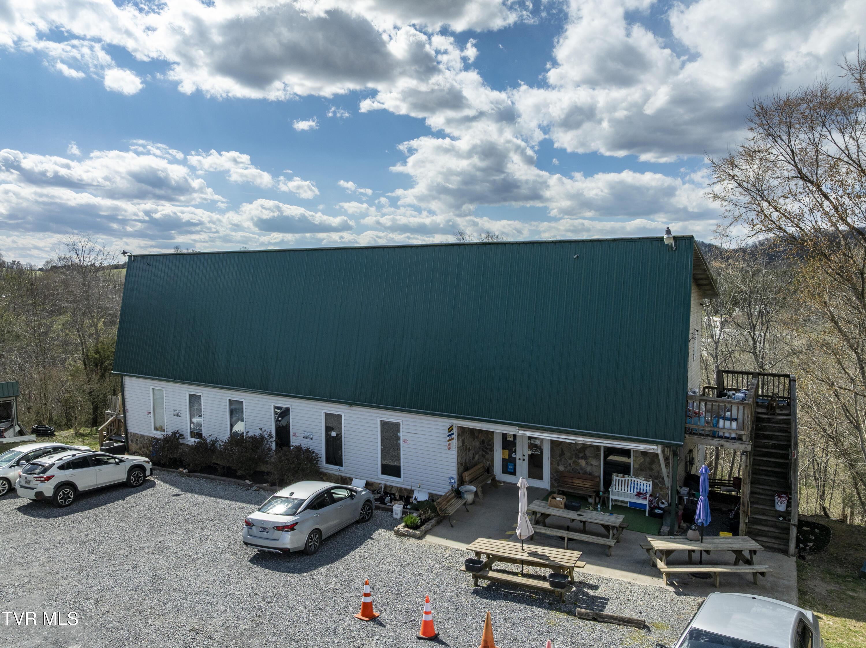 Photo of 5,872 sq ft, 9.36 ac commercial sale at 420 Cave Hill Rd Road