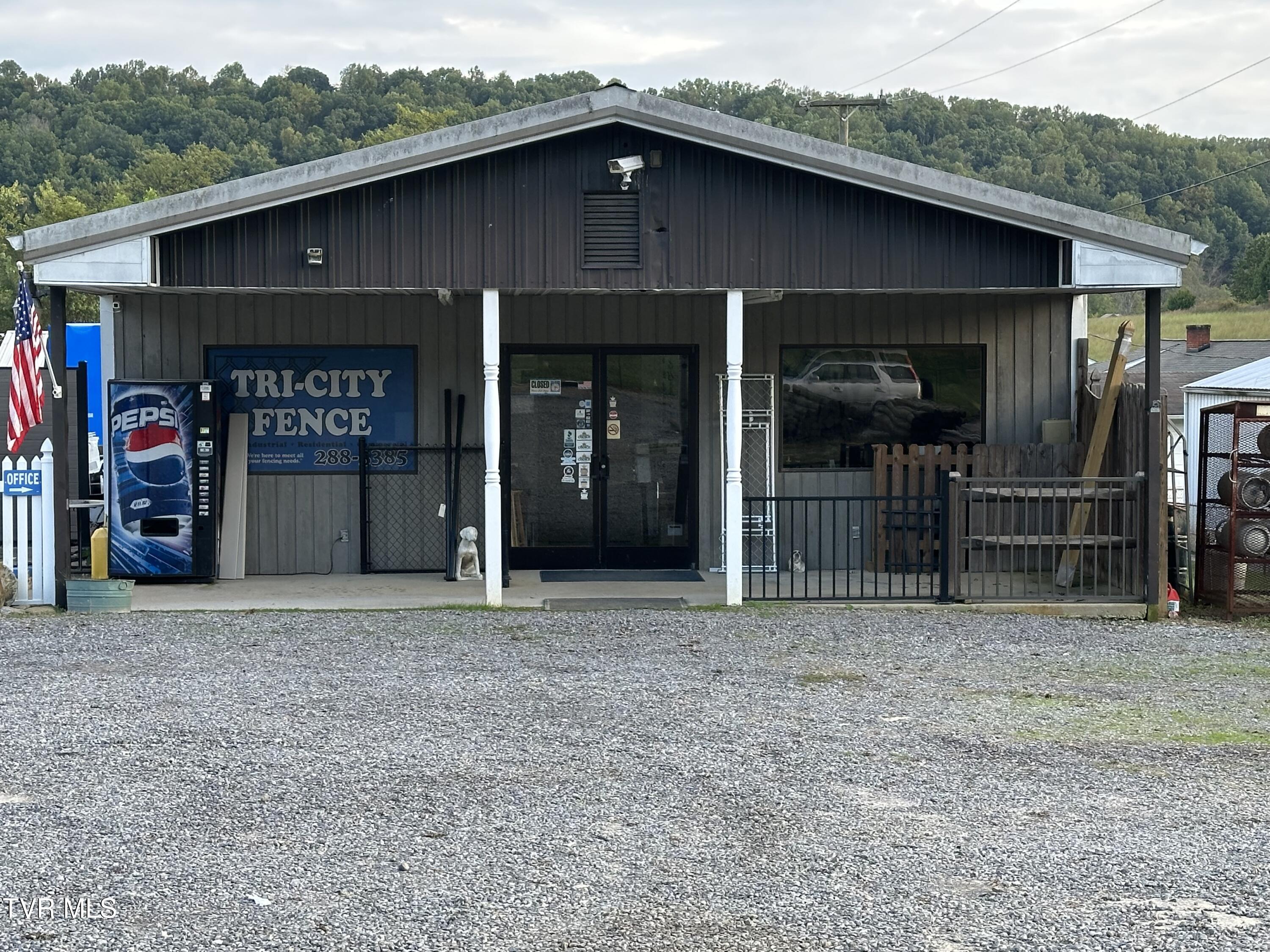 Photo of 7,546 sq ft, 1.16 ac commercial sale at 5015 Memorial Boulevard