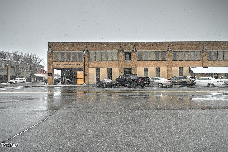 Photo of 350 sq ft commercial lease at 245 East New Street #210