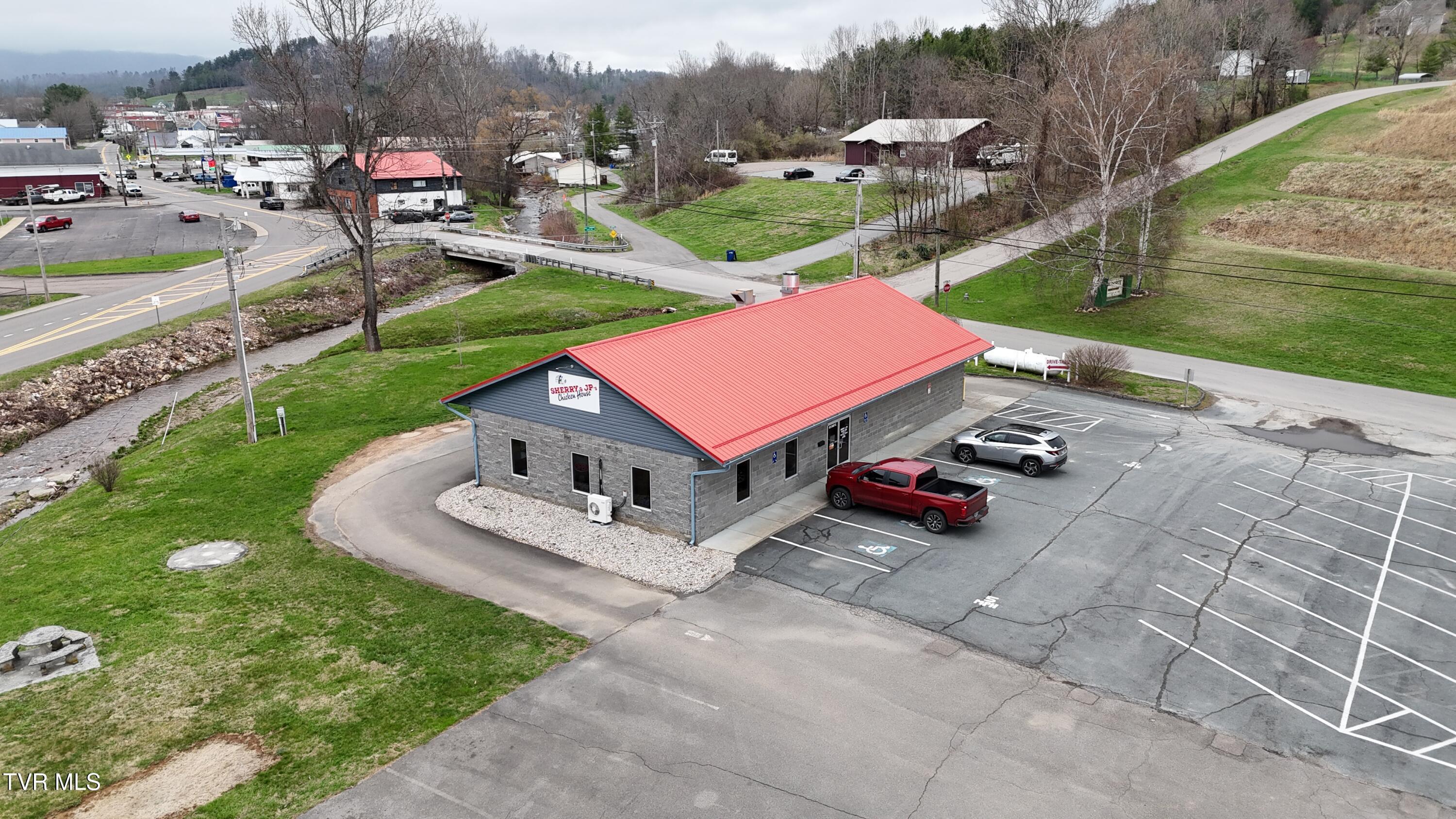 Photo of 2,400 sq ft, 1.49 ac commercial sale at 693 South Shady Street
