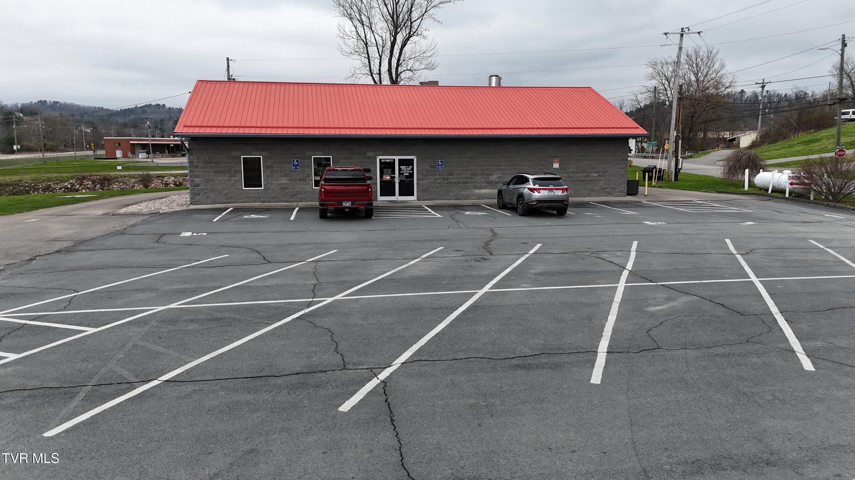 Photo of 2,400 sq ft, 0.85 ac commercial sale at 693 South Shady Street