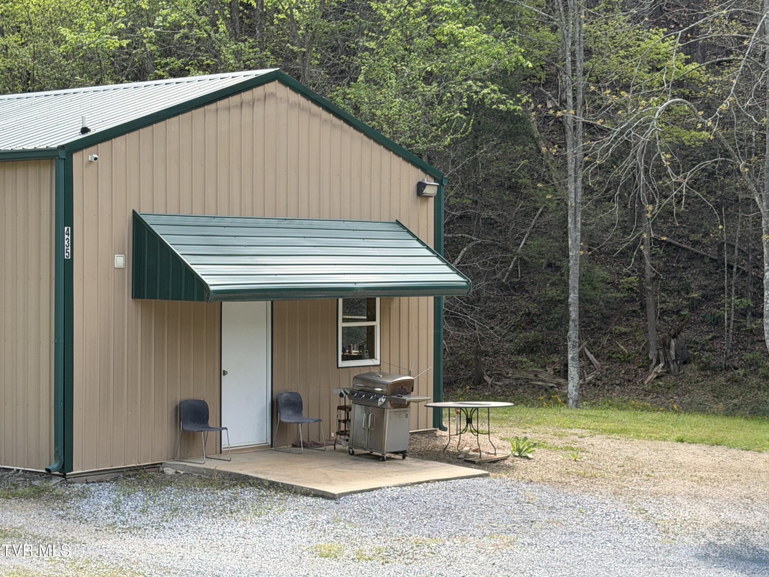 Photo of 1,500 sq ft, 1 ac commercial sale at 435 Cripple Creek Road