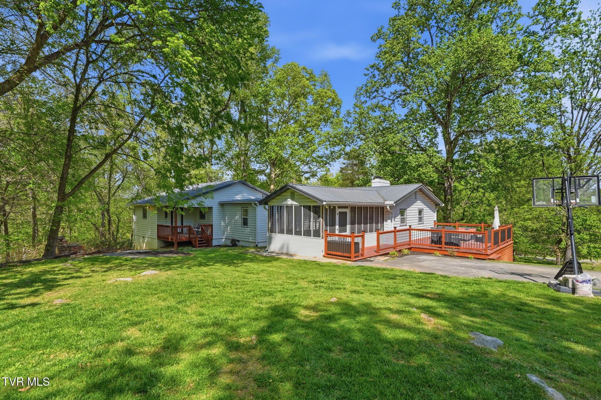 Photo of 4 bed, 4 bath, 2,874 sq ft single family residence at 241 Summer Sound Road