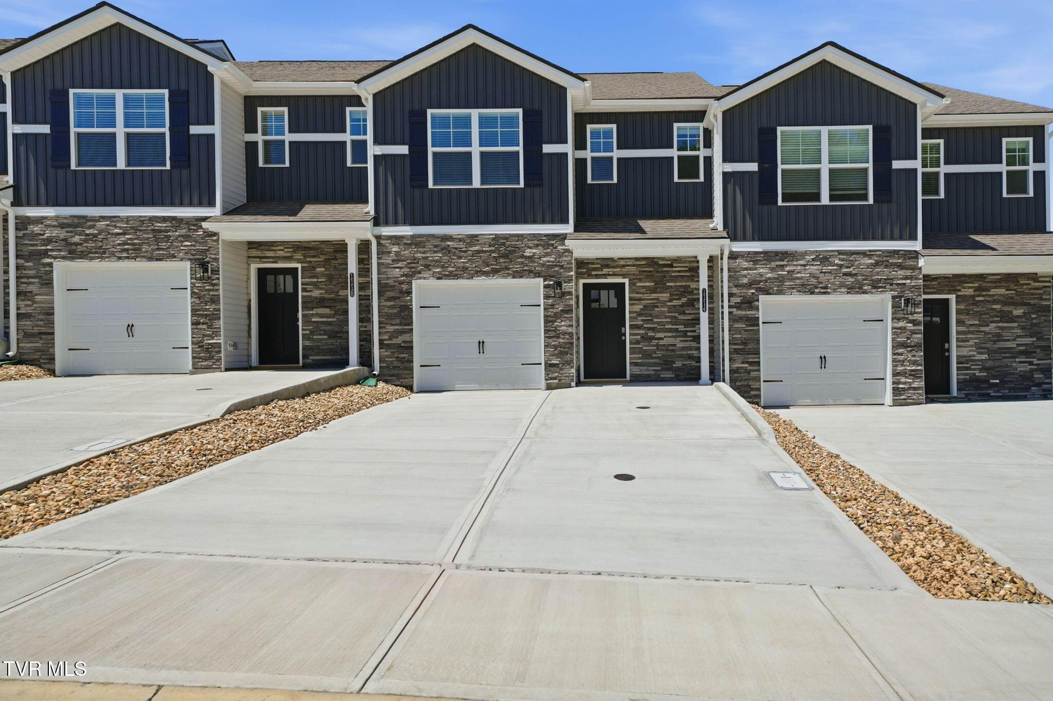 Photo of 3 bed, 3 bath, 1,381 sq ft pud at 1114 Wenna Way