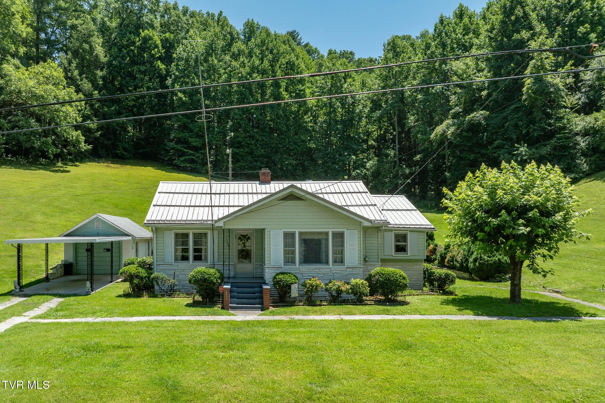 Photo of 2 bed, 1 bath, 1,056 sq ft single family residence at 1570 Highway 321