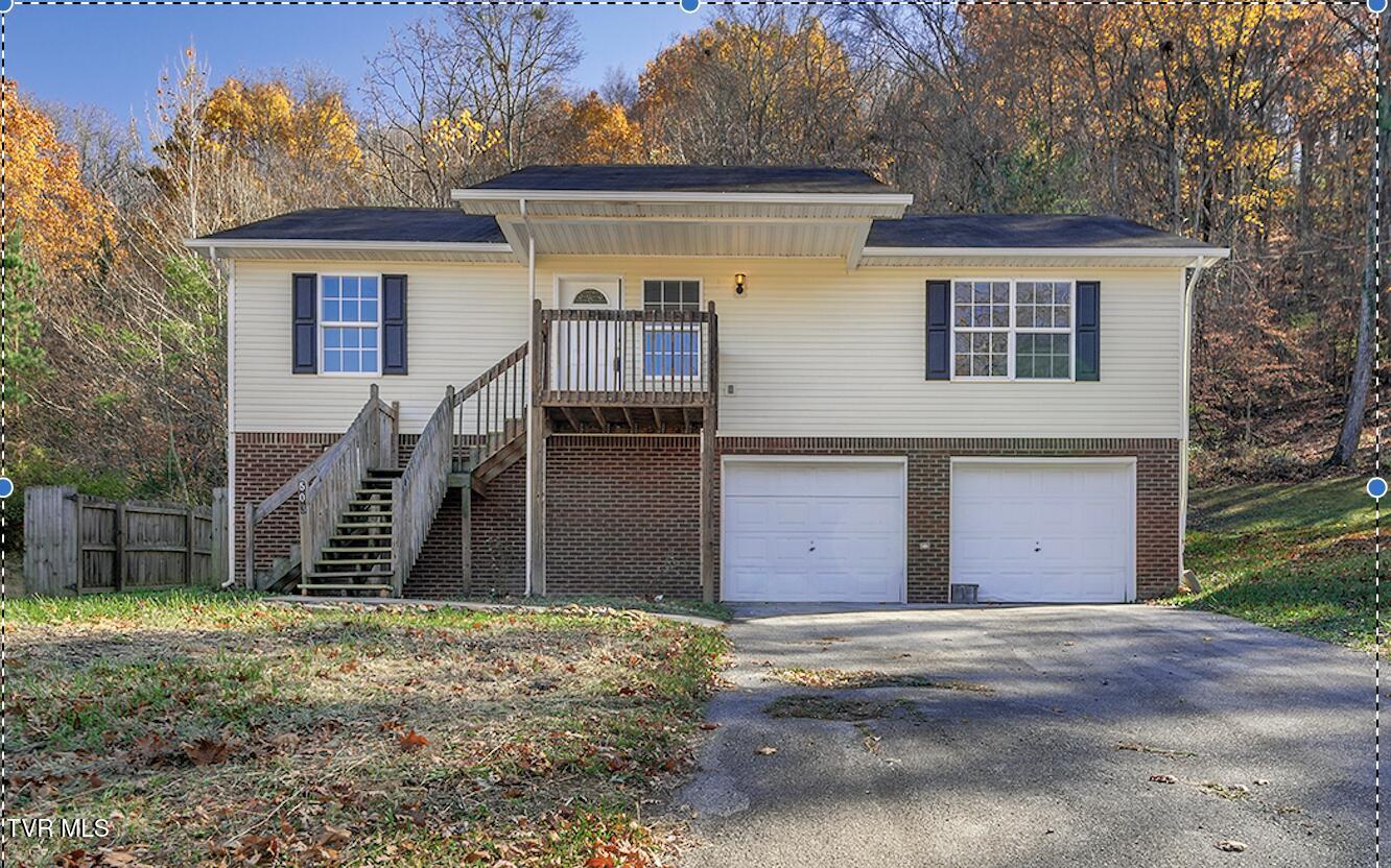 Photo of 3 bed, 2 bath, 1,288 sq ft single family residence at 503 Long Circle