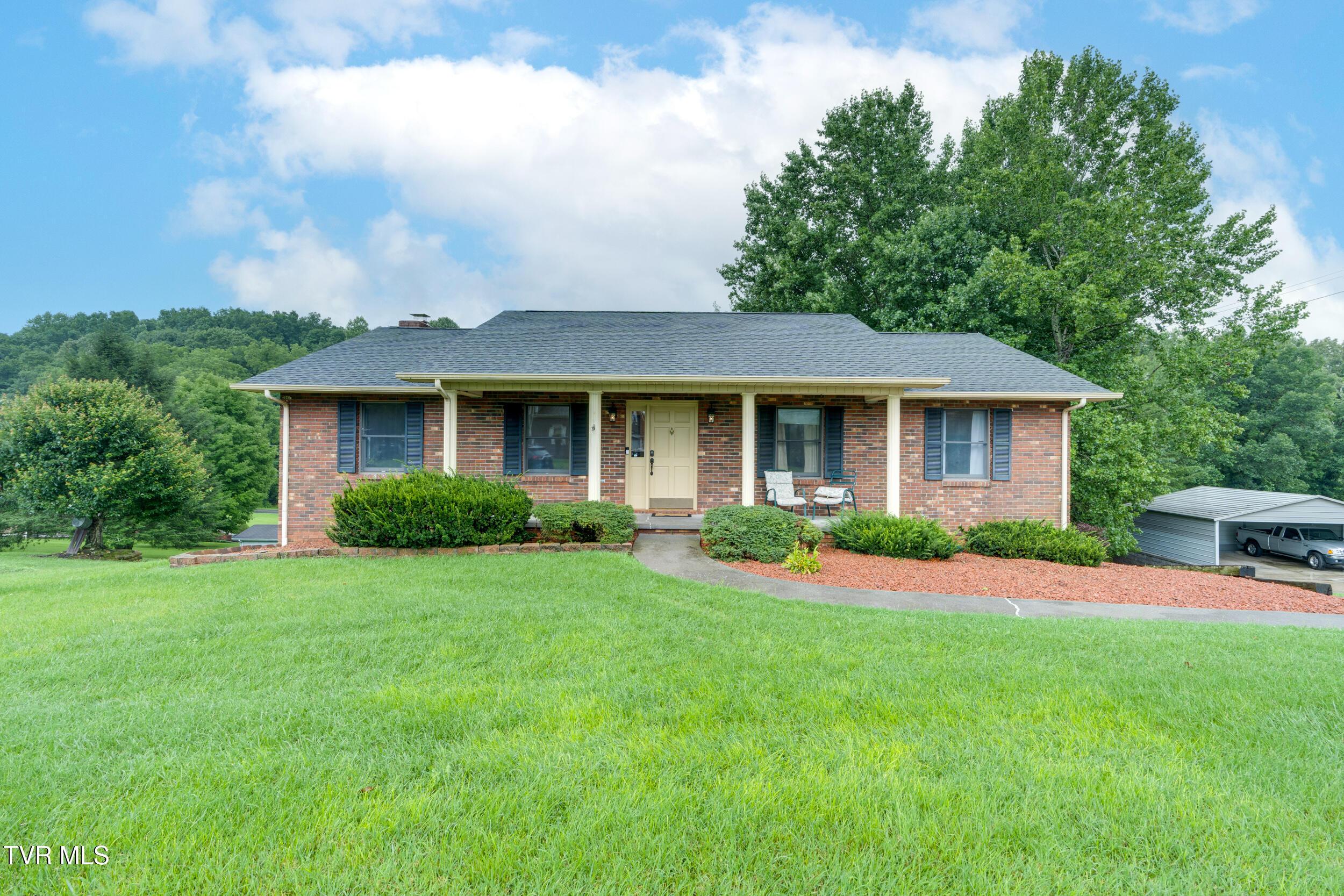 Photo of 3 bed, 3 bath, 2,540 sq ft single family residence at 158 Ezee Street