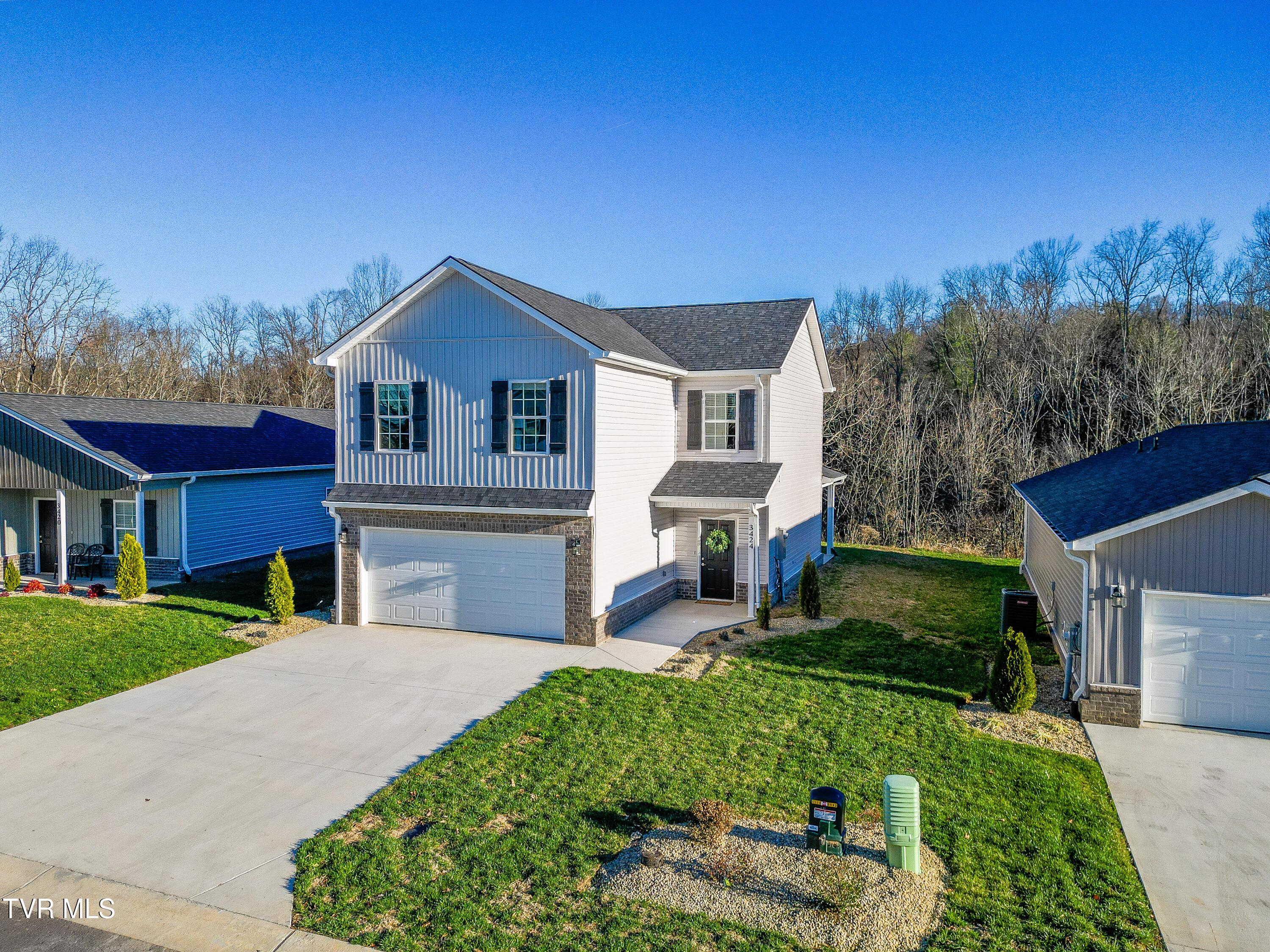 Photo of 3 bed, 3 bath, 1,817 sq ft residential lease at 77 Scout Branch