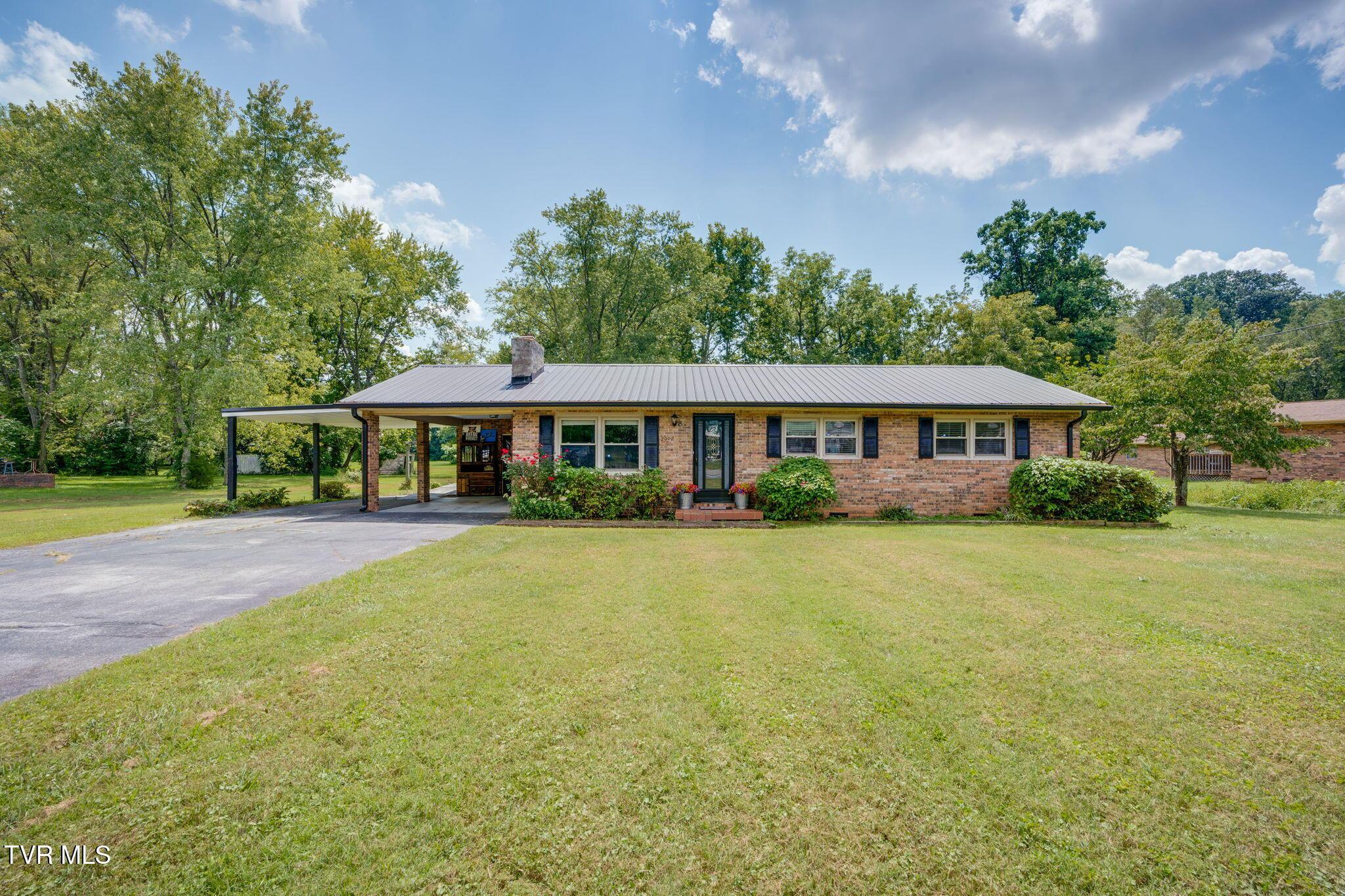 Photo of 3 bed, 1 bath, 1,299 sq ft single family residence at 2012 Diana Road