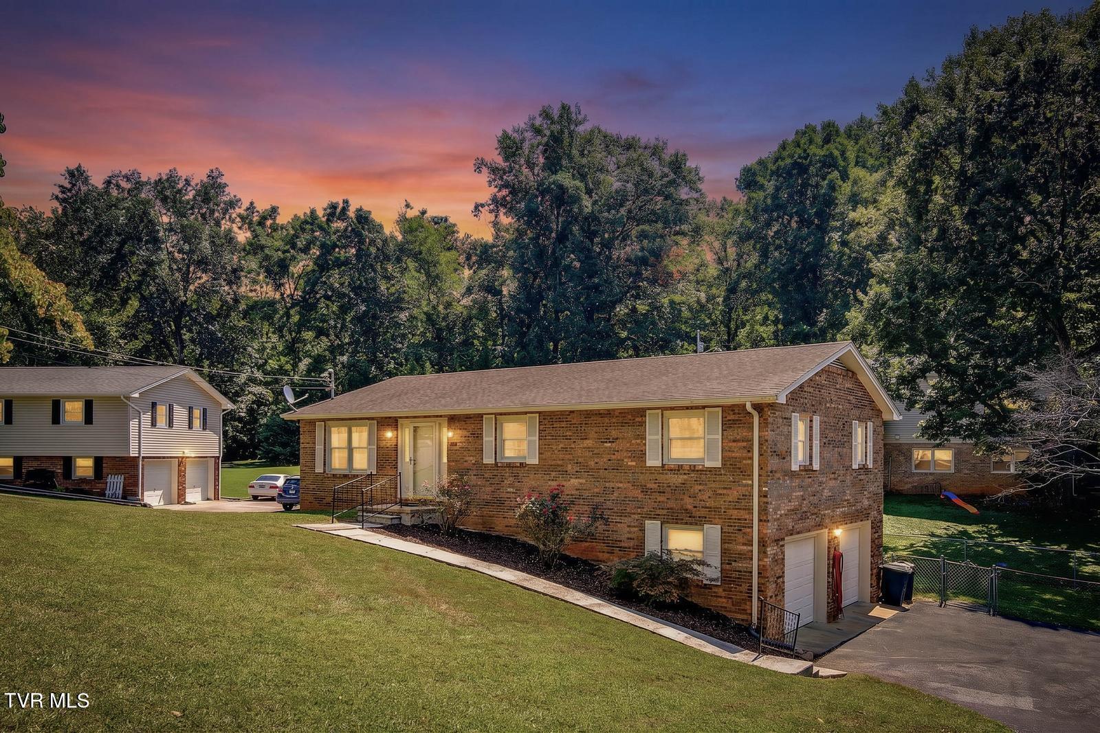 Photo of 3 bed, 2 bath, 1,443 sq ft single family residence at 146 Old Mill Road