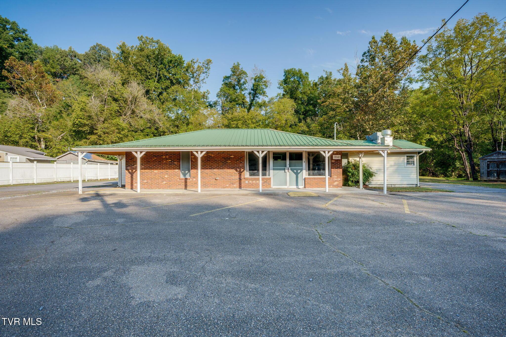 Photo of 2,016 sq ft, 0.75 ac commercial sale at 1941 Milligan Highway