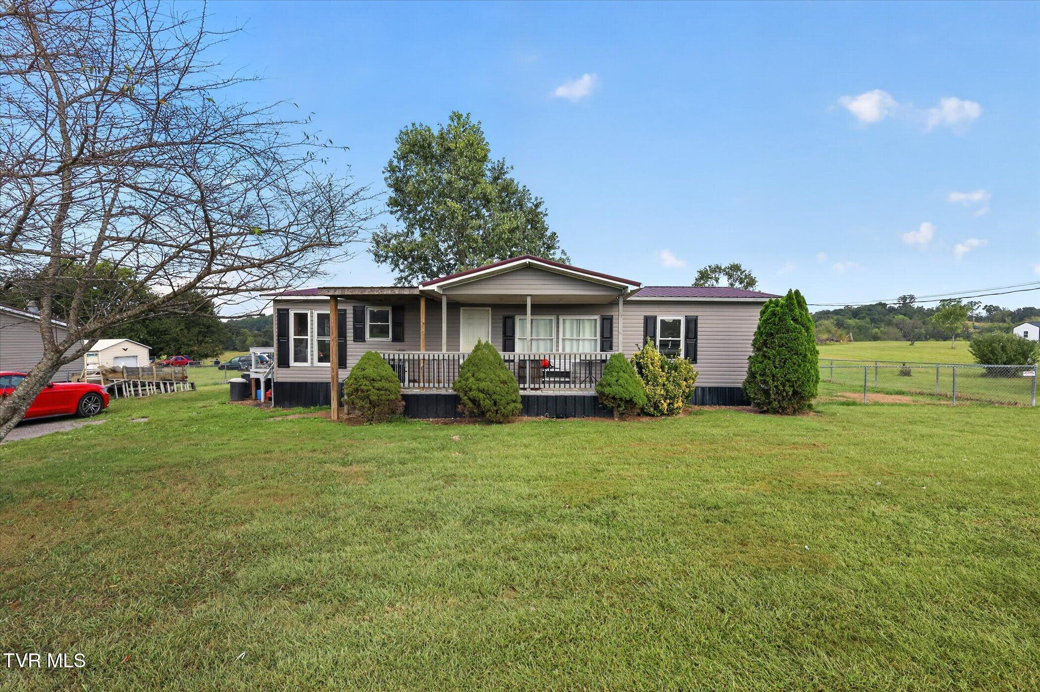 Photo of 3 bed, 2 bath, 1,296 sq ft single family residence at 156 Bill West Road