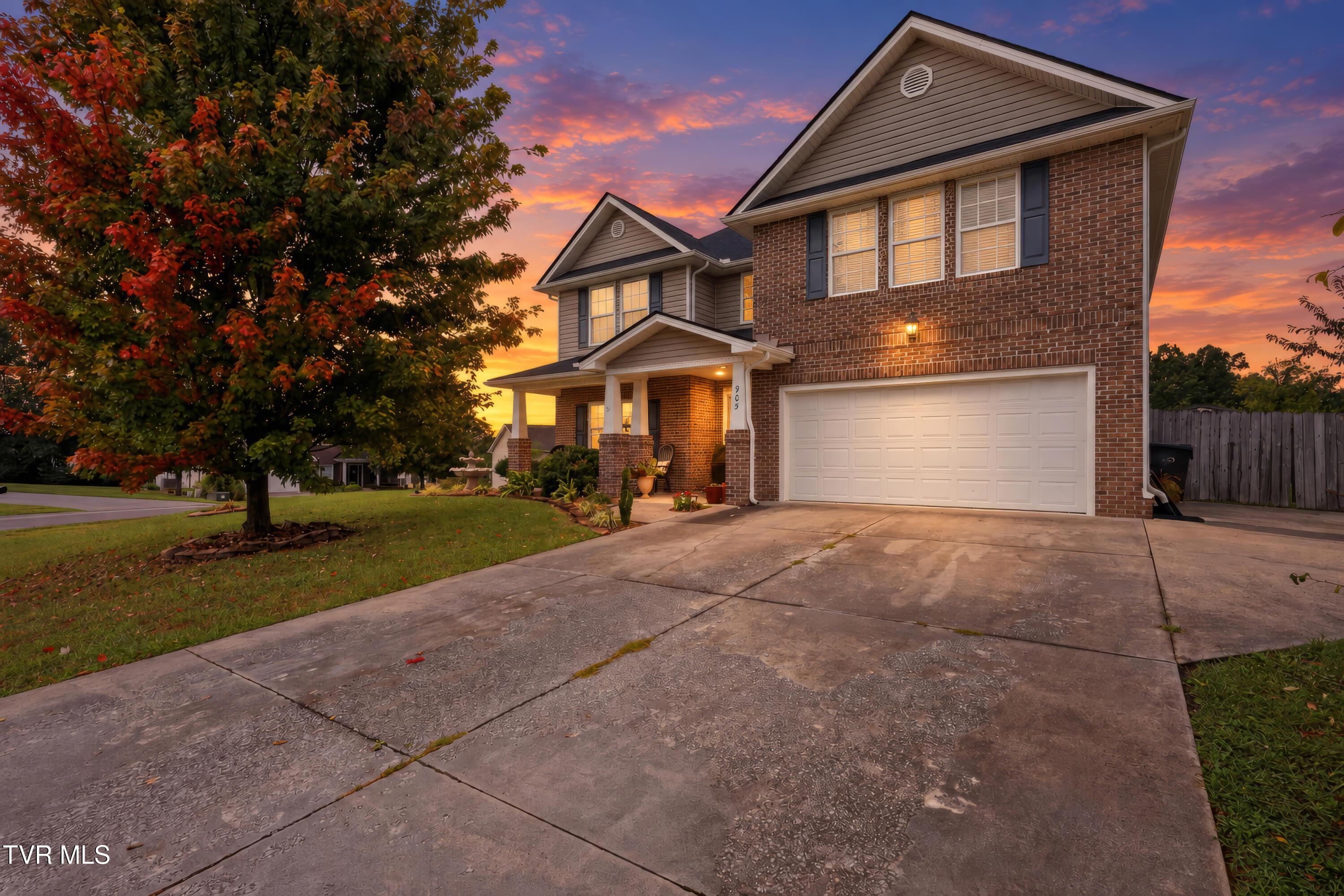 Photo of 4 bed, 4 bath, 3,252 sq ft single family residence at 905 Denvers Lane