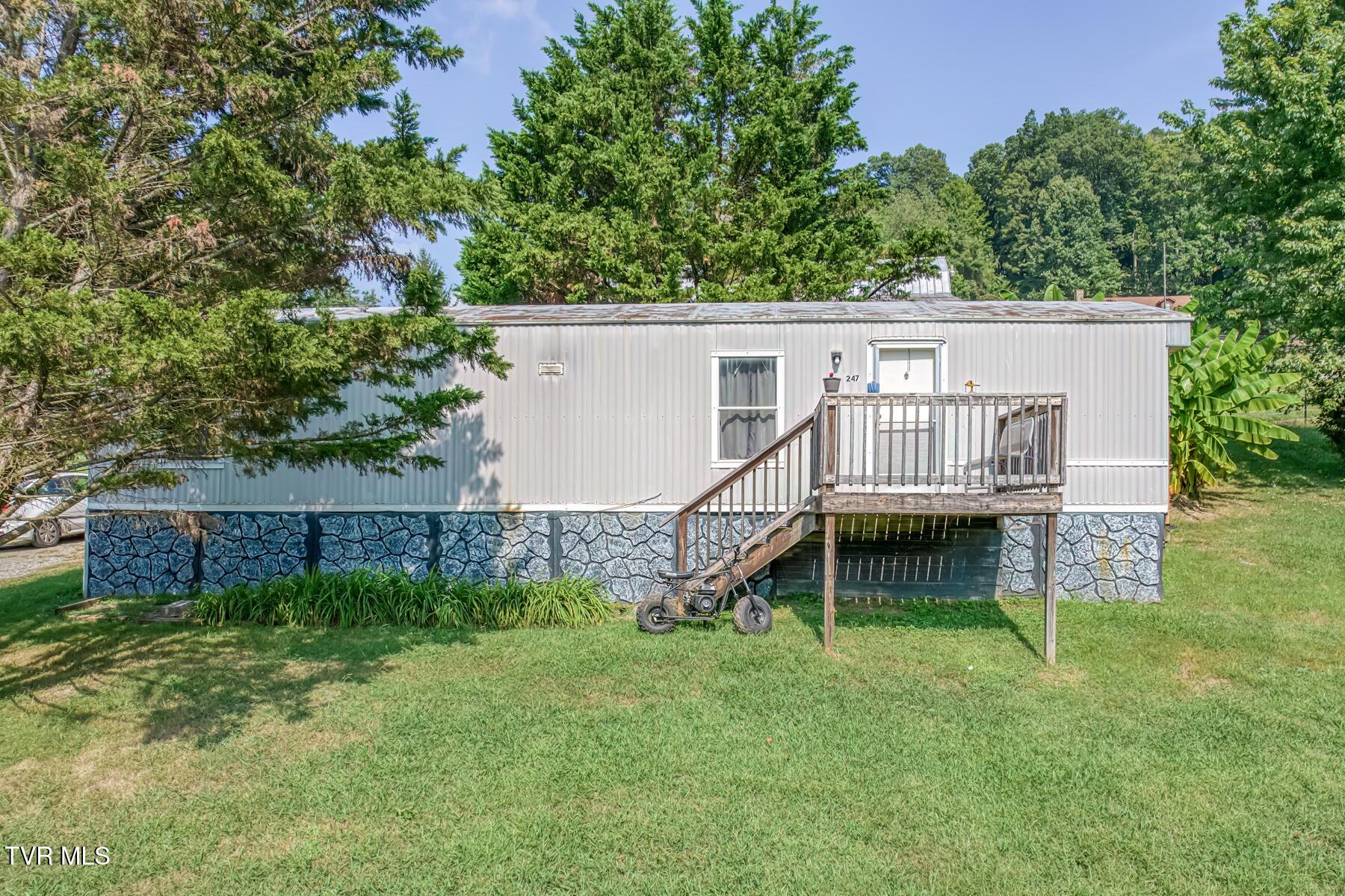 Photo of 2 bed, 1 bath, 644 sq ft single family residence at 247 Leonard Lane