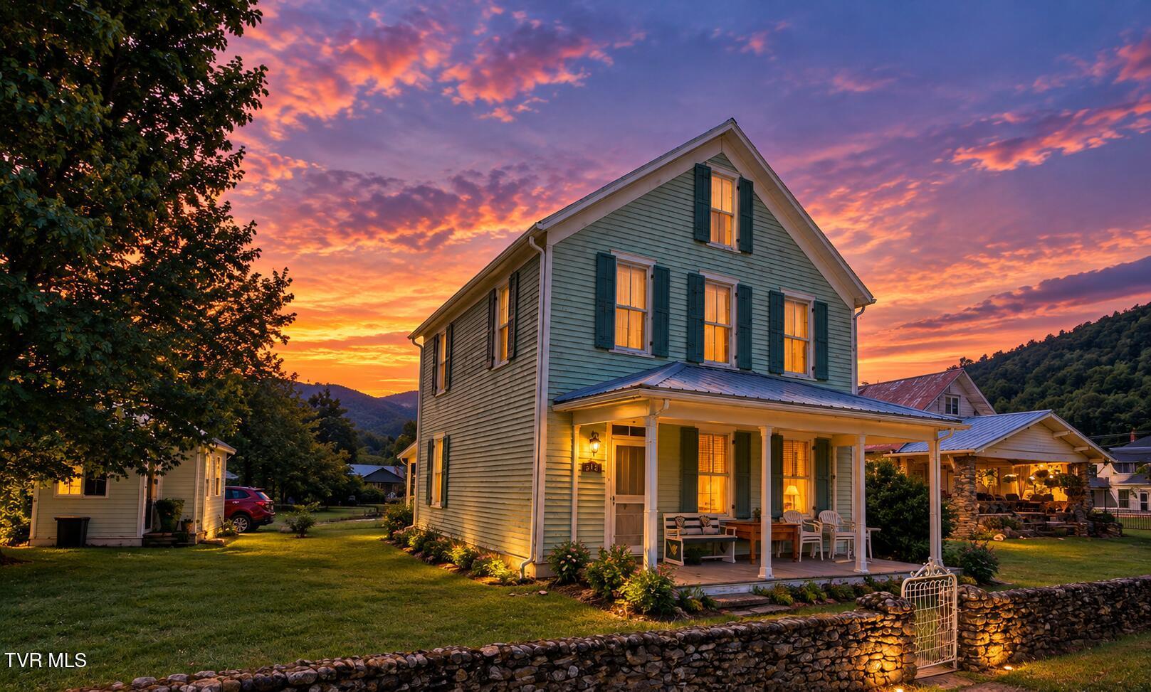 Photo of 4 bed, 1 bath, 1,812 sq ft single family residence at 212 Main Street