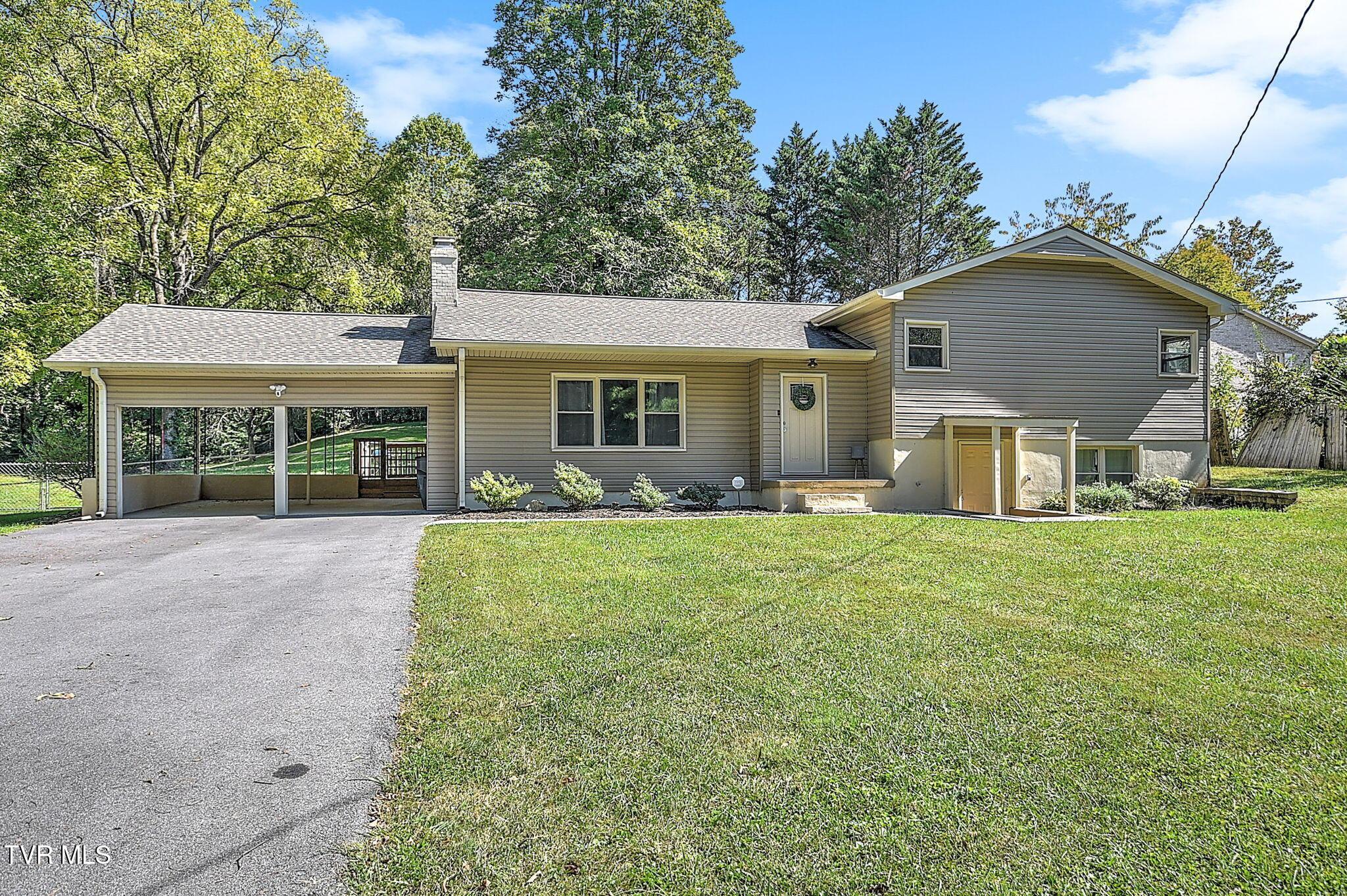 Photo of 4 bed, 2 bath, 2,356 sq ft single family residence at 197 Beechwood Road