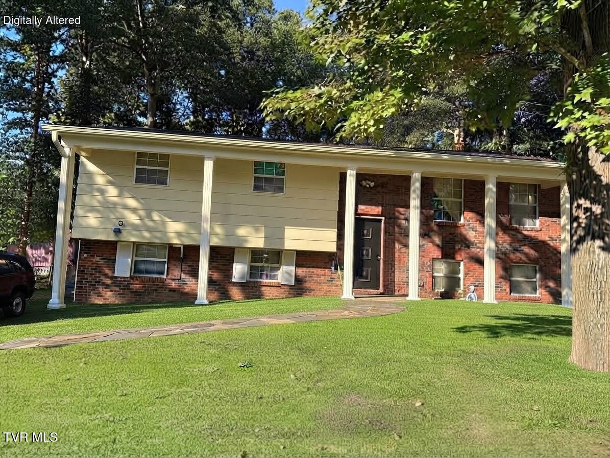 Photo of 3 bed, 1 bath, 1,100 sq ft single family residence at 210 Greenwood Street