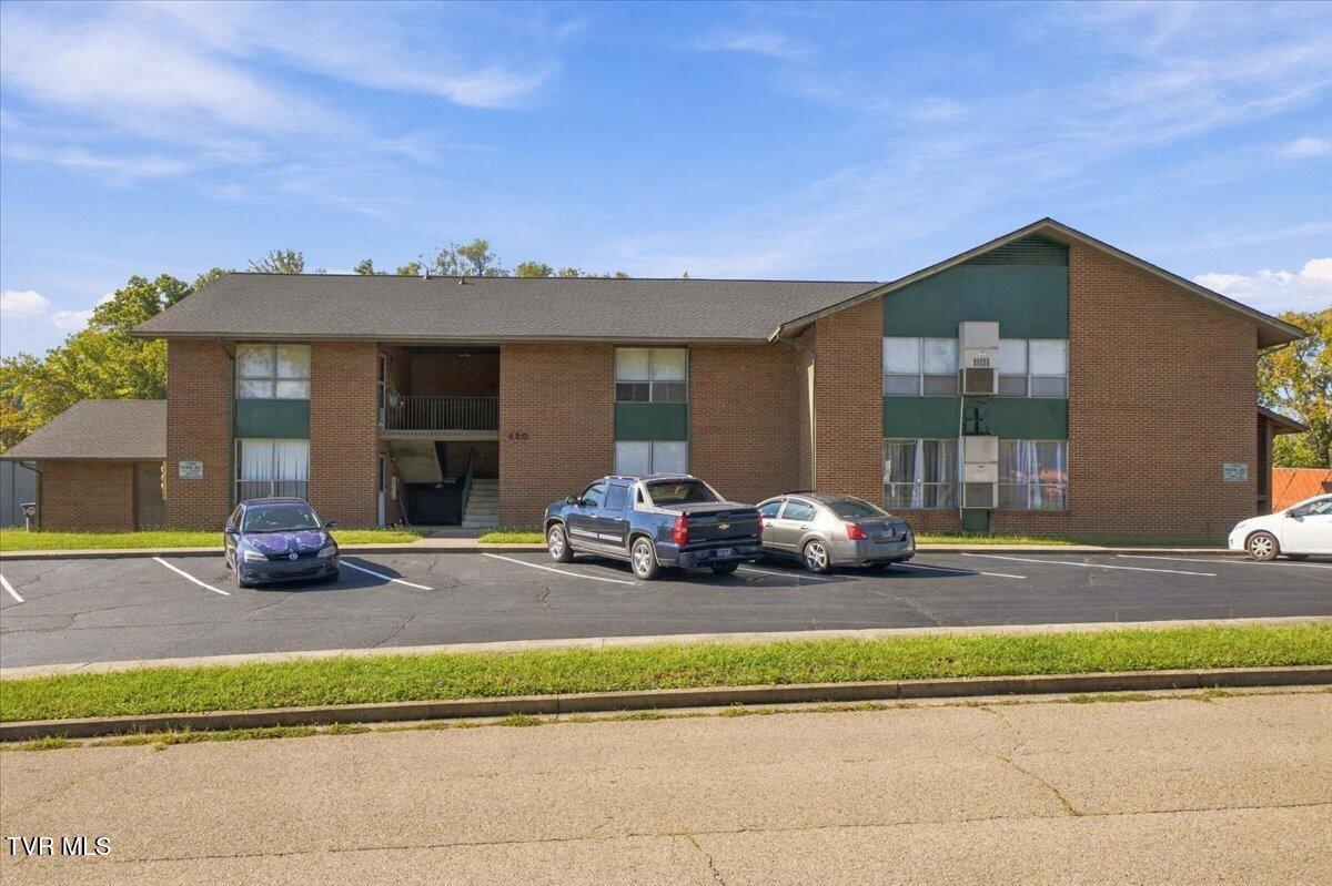 Photo of 7,864 sq ft, 0.57 ac commercial lease at 420 Wheatley Street