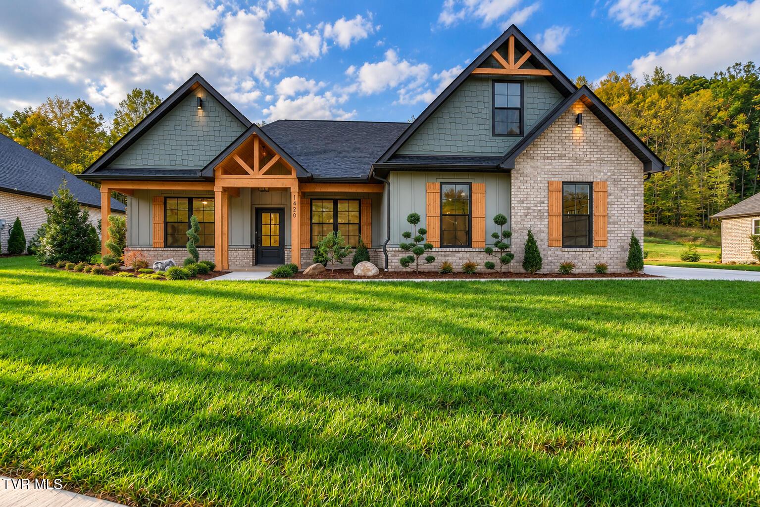 Photo of 4 bed, 4 bath, 2,711 sq ft single family residence at 1420 Hairetown Road